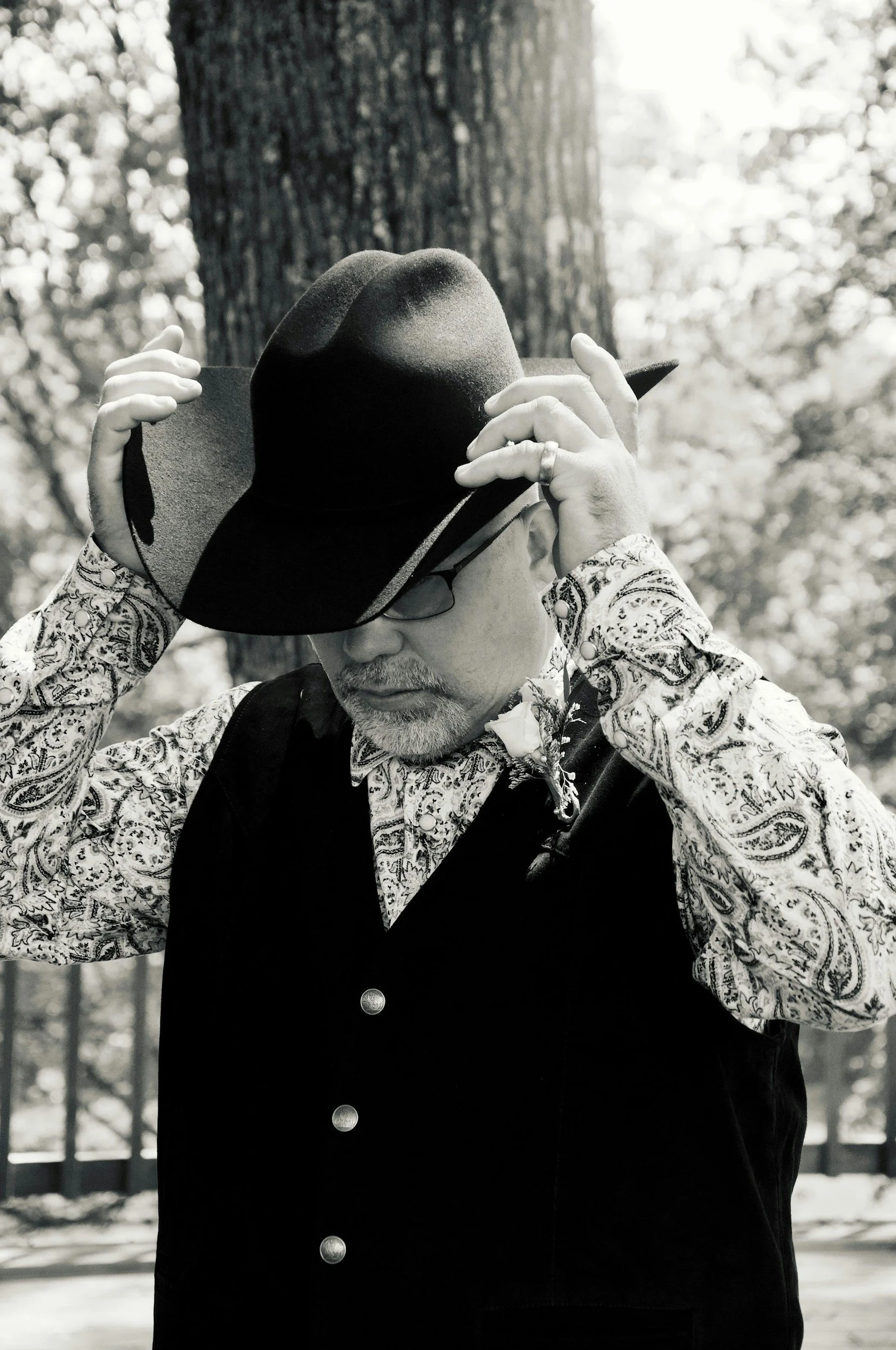 Western wedding attire at Lost Pond wedding venue, an outdoor garden wedding venue near Colorado Springs, and Pueblo, Colorado