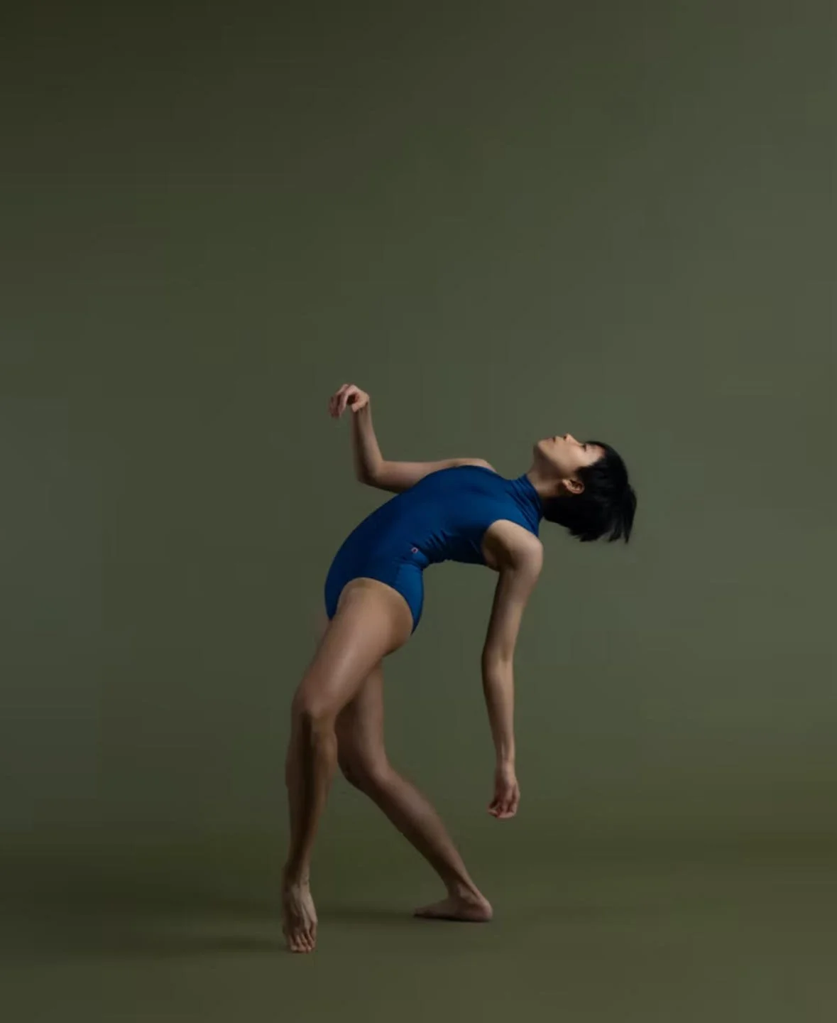 Alexa Capareda (she/her) is a Filipina-American sugar-powered noodle robot who collaborates with dance, theatre, sound, and visual artists in Austin as an independent artist and choreographer. She is a rehearsal director for Ballet Austin TWO and the