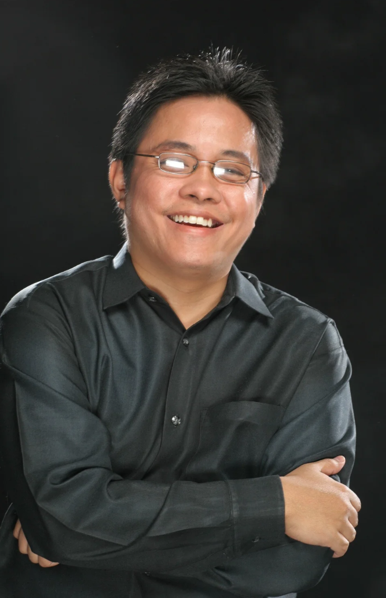 Benjamin Dia (he/him) has performed in the United States and Europe, performing in concert halls and festivals such as the Oslo Concert Hall, the United Nation’s Day concerts at the Palau de la Generalitat in Barcelona, the 2000 Autumn Music Festival
