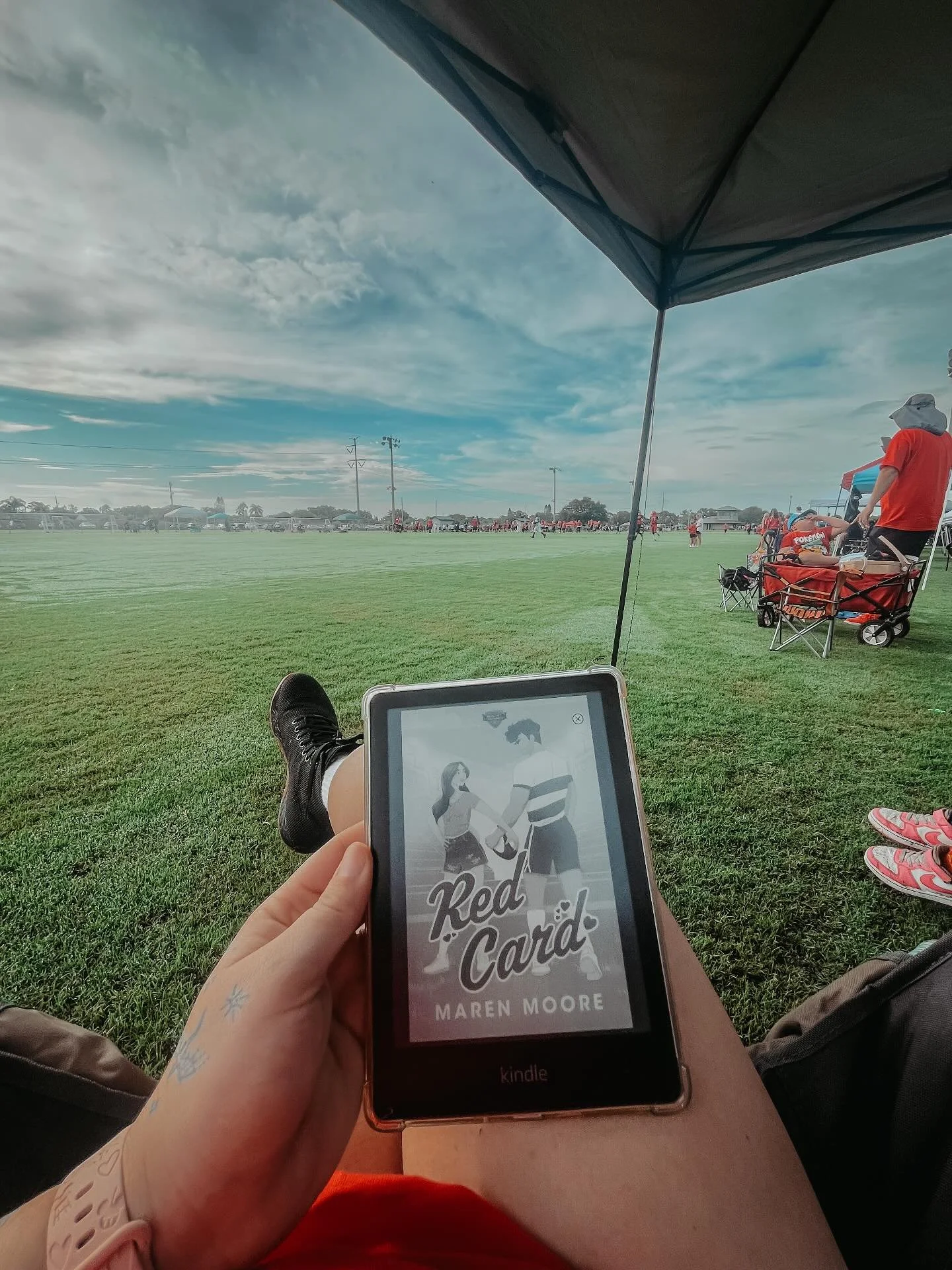Perfect morning for some Football 🏈 and Rugby 🏉 😘 
Red Card comes out August 12 !! 
#sportsromance #bookstagram #arcreader #summerbooks #bookstagrammer
