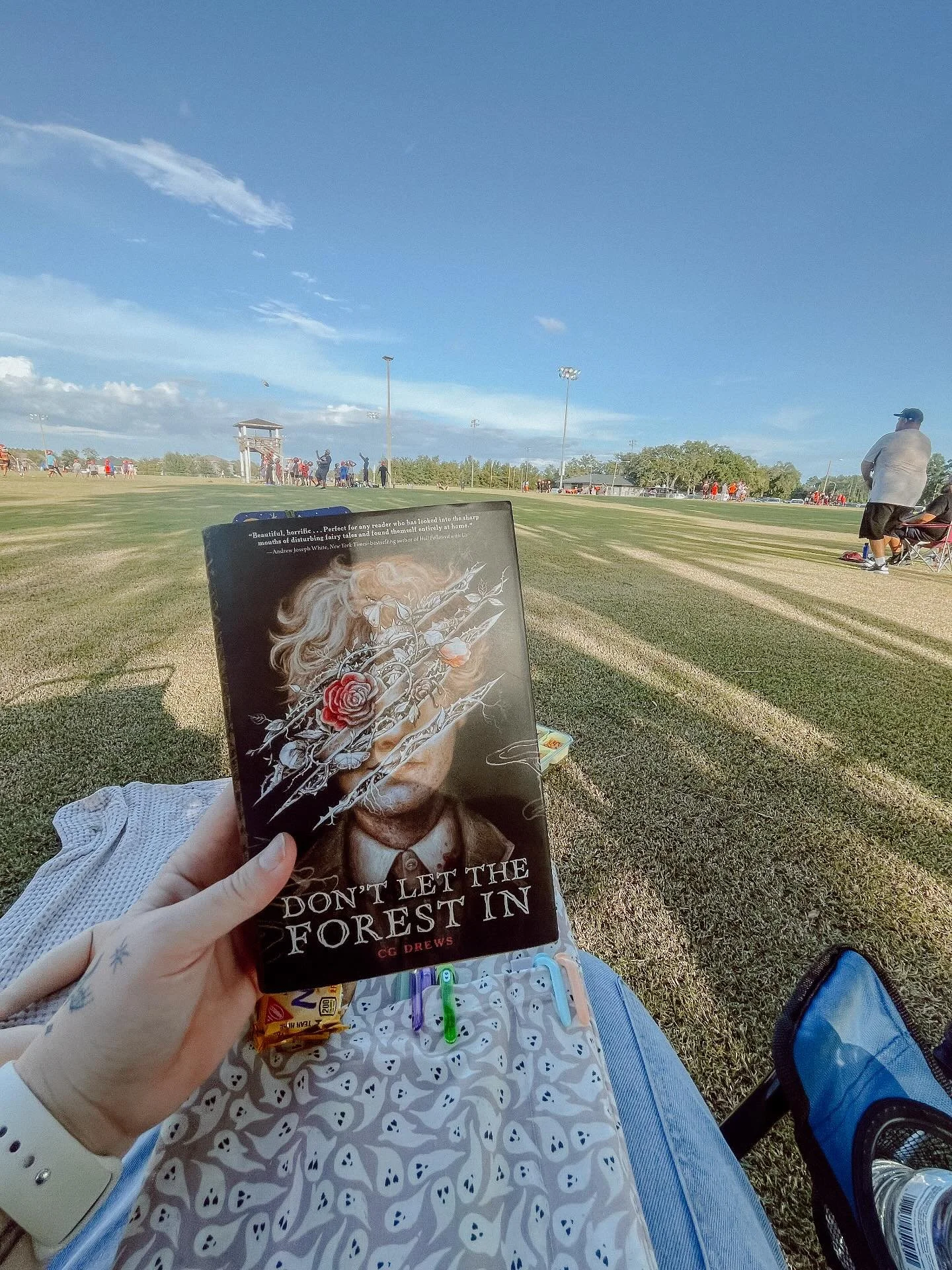 Let&rsquo;s talk obsession. Let&rsquo;s talk crawl into your skin type obsession where even that close isn&rsquo;t even close to be close enough. Would you 💀 for me? No I would 🔪💀 for you. 

I can&rsquo;t NOT stop thinking about this book. The hol