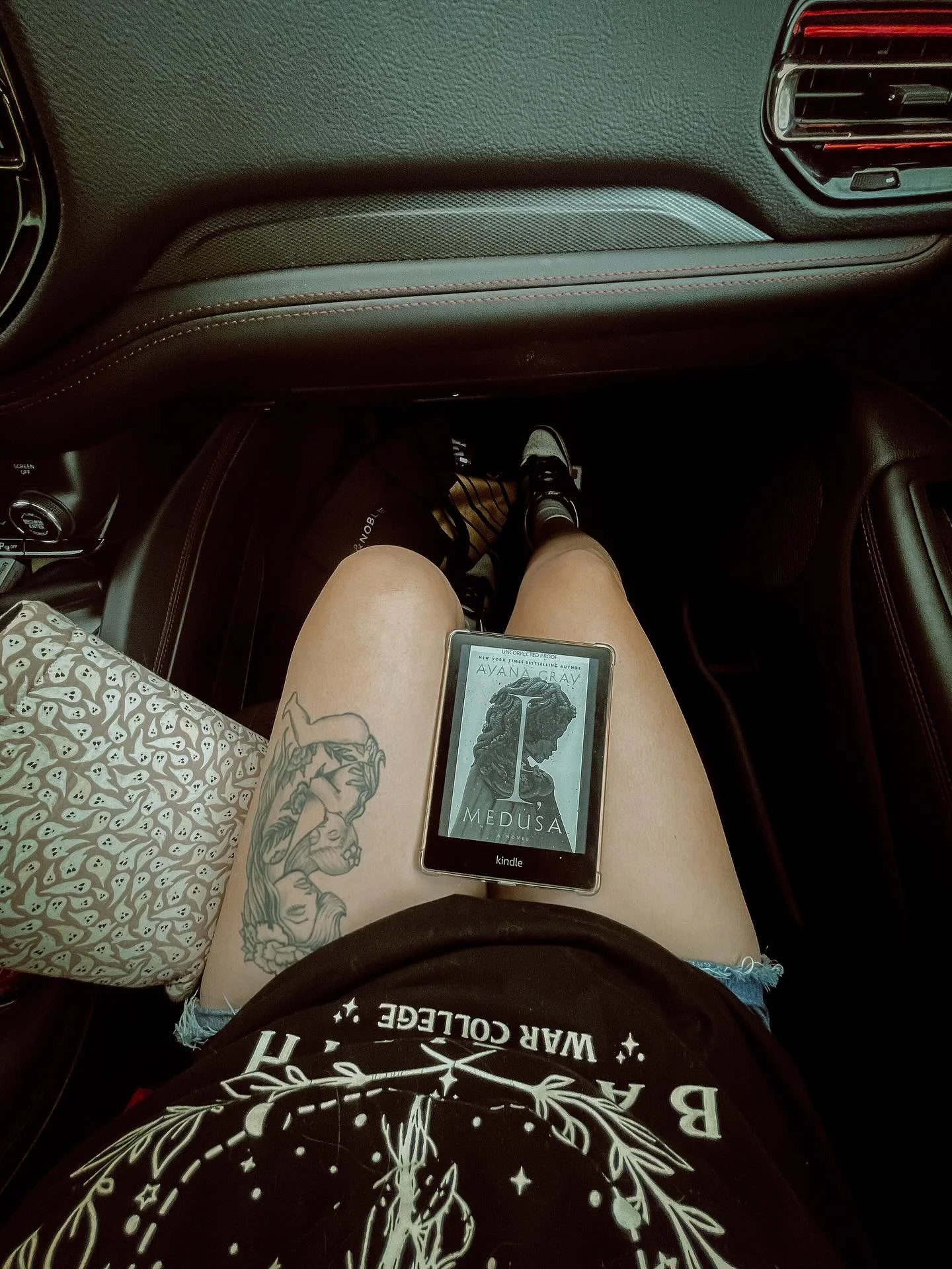 Just finished this.. and I have no words.. 😶 

⭐️⭐️⭐️⭐️⭐️

#bookworm #bookstagrammer #bookstagram #bookaholic #bookobsessed #6stars