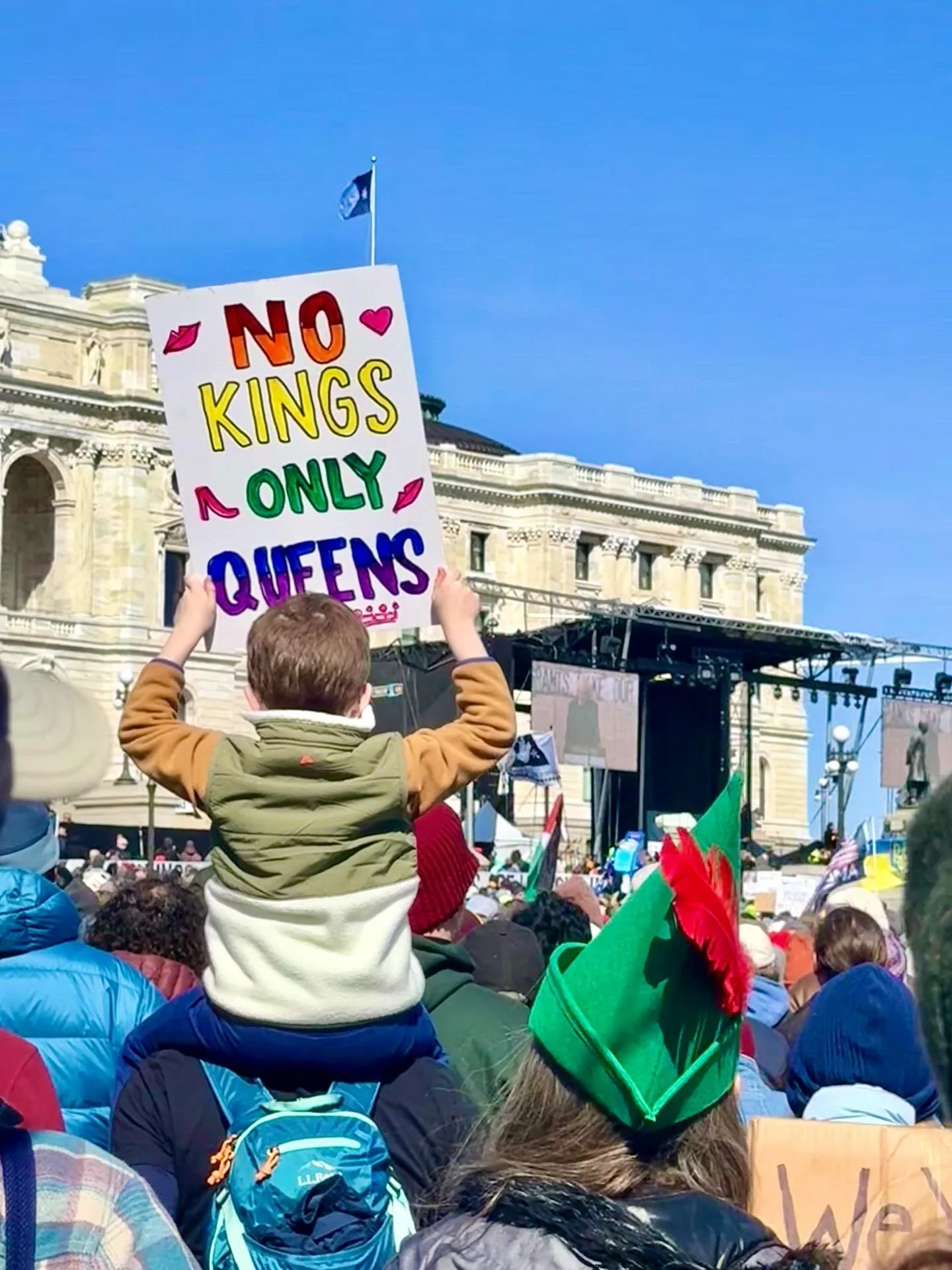 Cried at Bernie, Bruce, Tim, poetry, and songs of healing. Felt the energy from the Earth and the Good Will. Found so much joy in the diversity, hope, and wit of the crowd. Totally Peaceful. A city that DID NOT give up. NO KINGS Twin Cities. I hope t