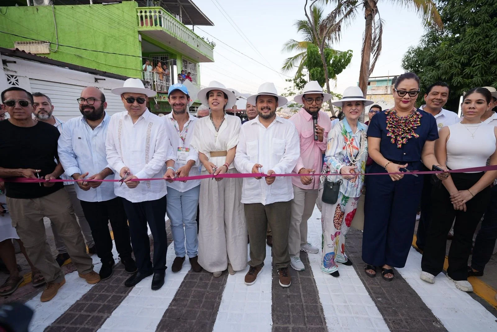 Inaugura Fonatur y Sectur Corredores Turísticos La Quebrada-Zócalo y Fuerte de San Diego-Zócalo, y mural de El Cl