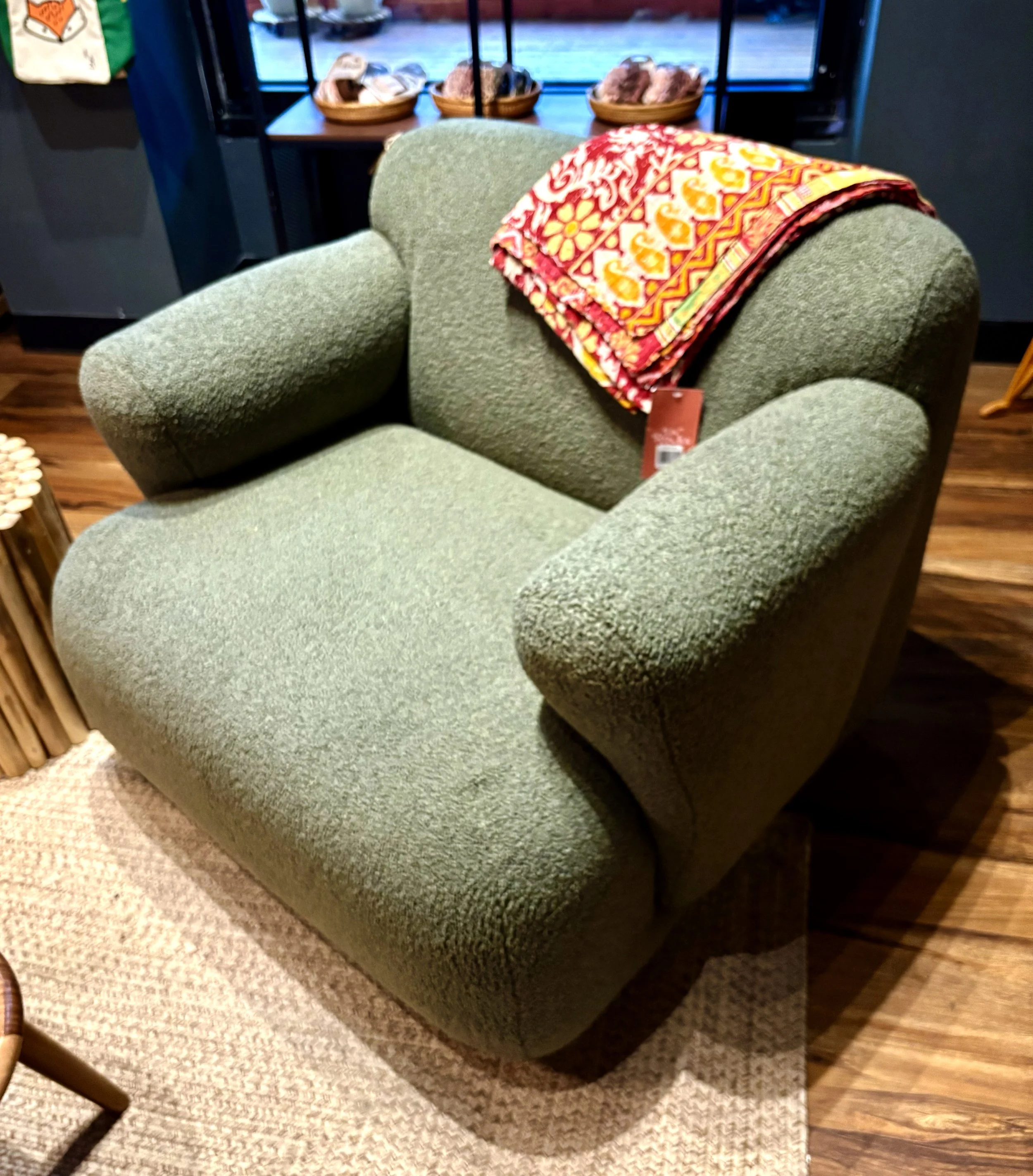 BIG Comfy Boucle chair