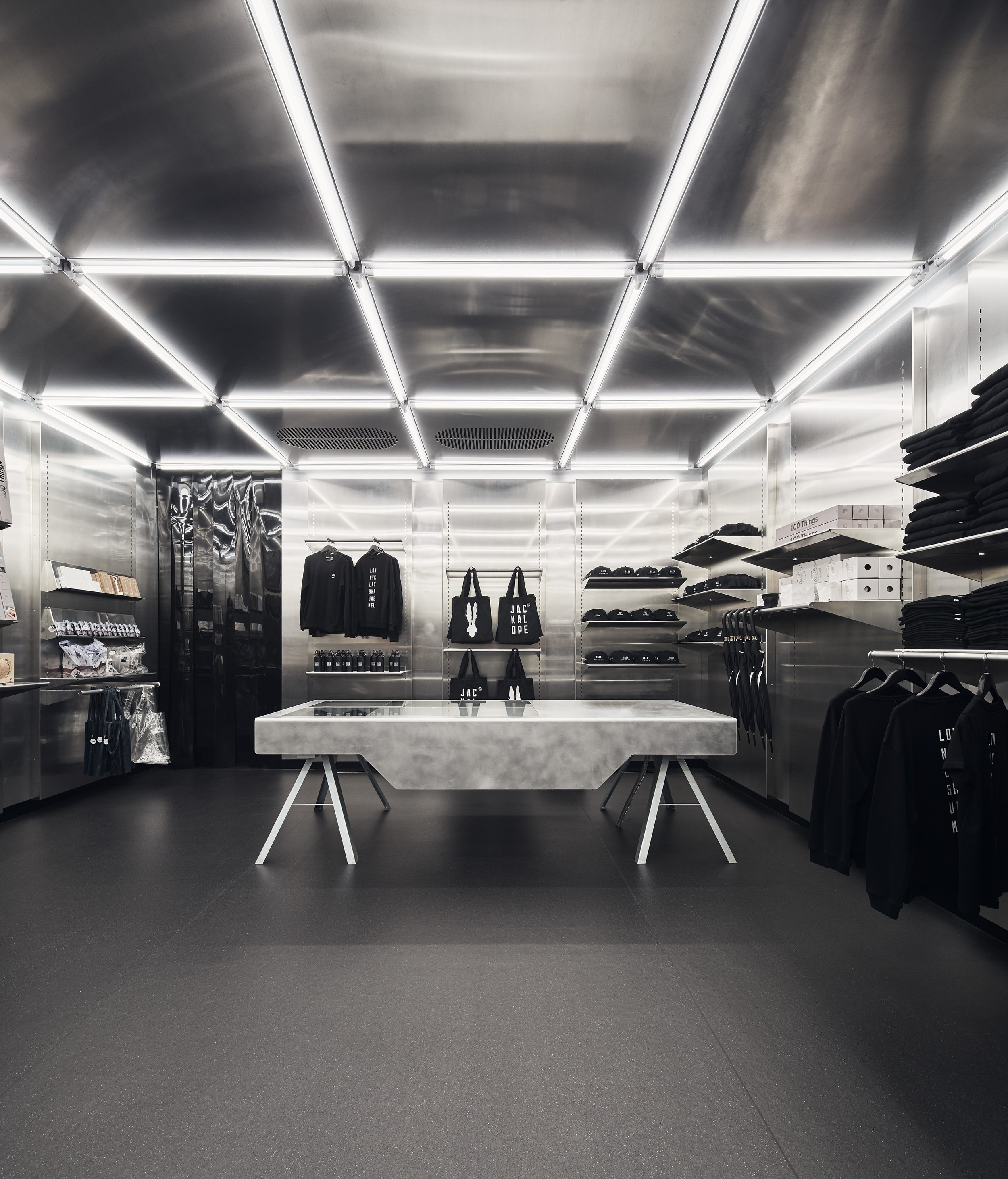 191020 Rain Room 2582+2585+2588.jpg