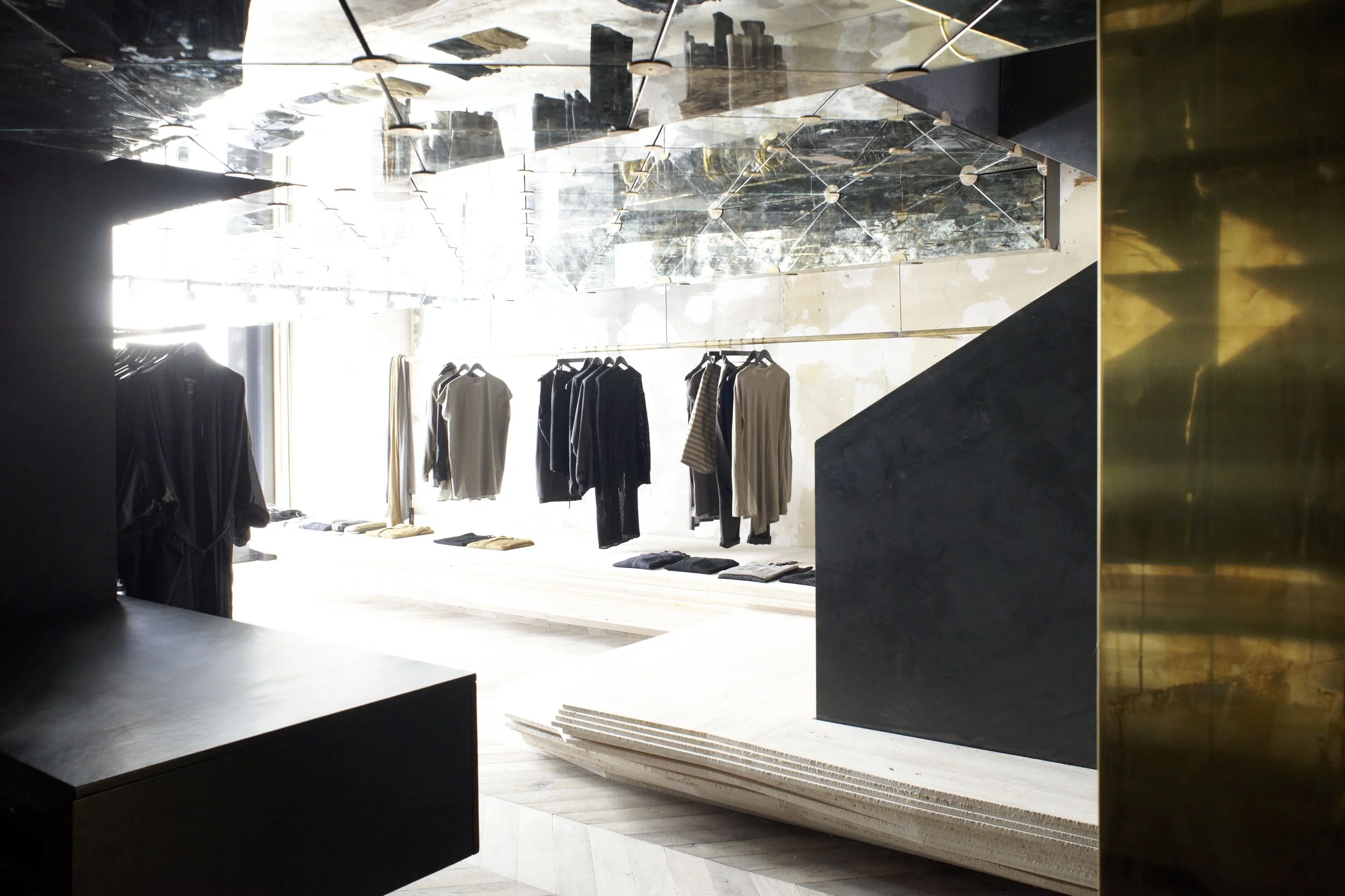 DAMIR DOMA STORE 6 _ Adrien Dirand.jpg