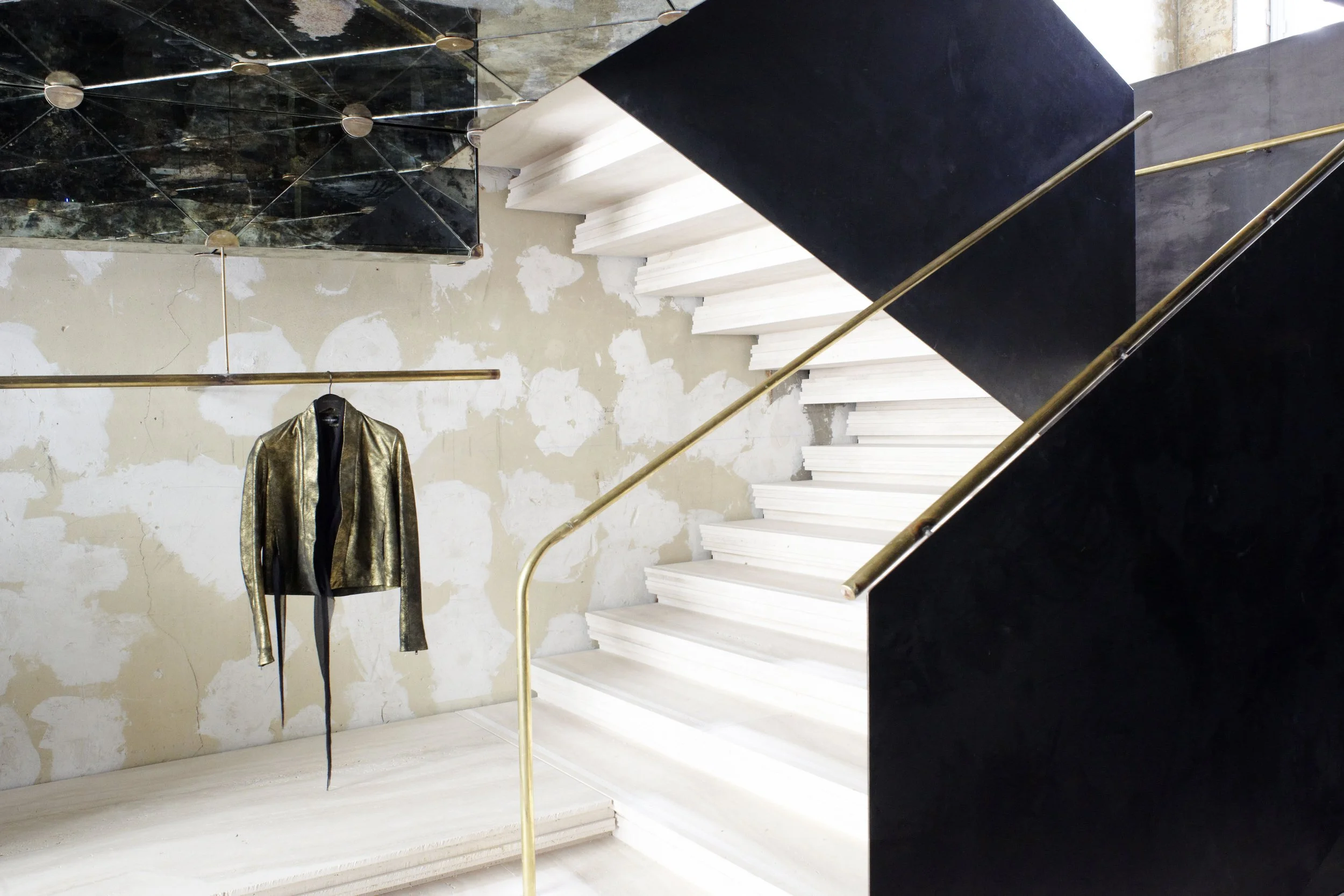 DAMIR DOMA STORE 3 _ Adrien Dirand.jpg