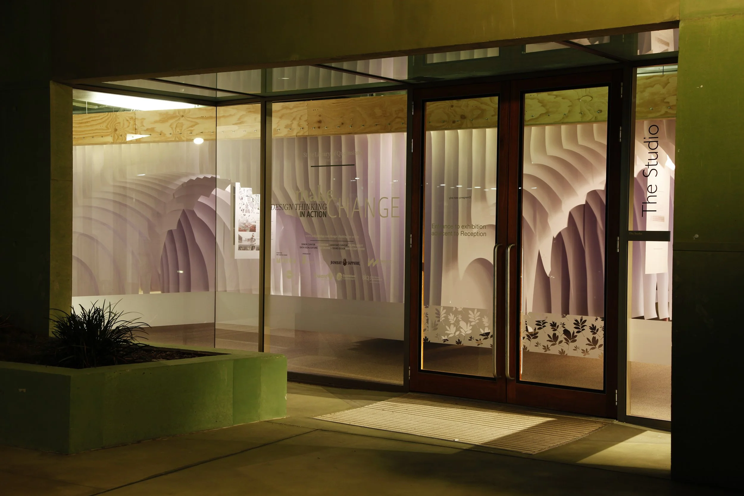 _MG_6864 make change opening photo tobias titz.JPG