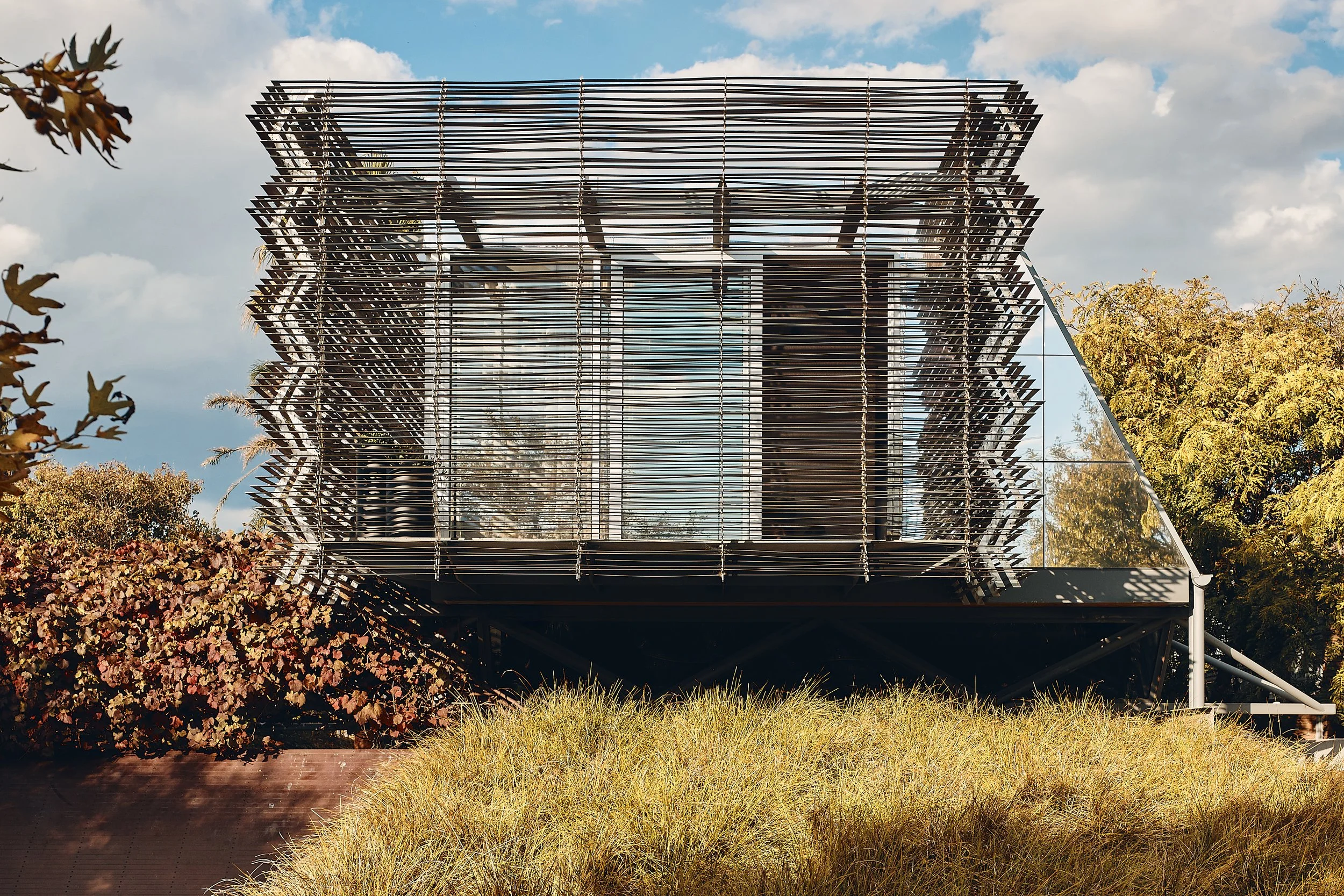 COMPOUND HOUSE — March Studio