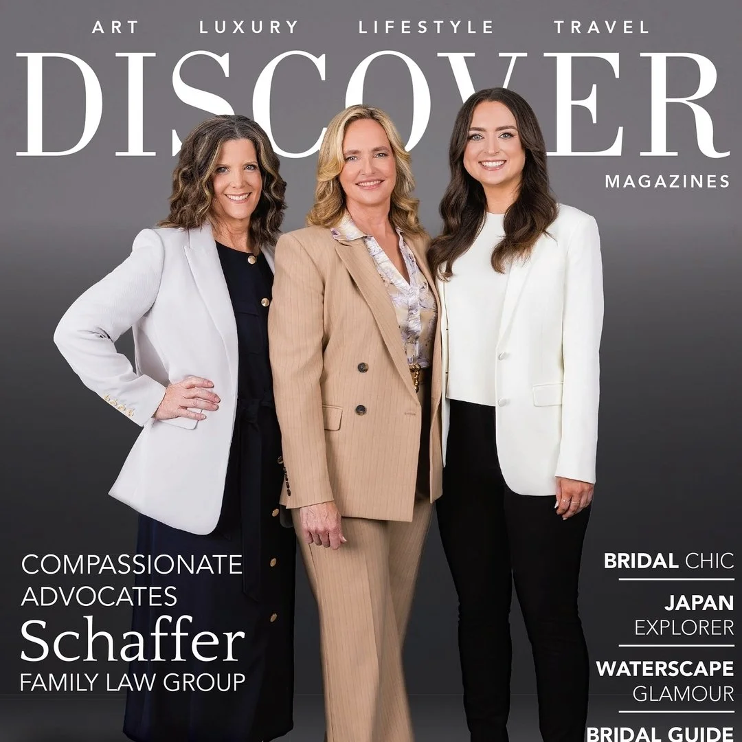 I absolutely love working with strong, independent boss babes&mdash;not just for their branding, but for advertising and magazine covers too! 💪✨

Throwing it back to this beautiful @discover.magazines cover I had the honor of working on earlier this
