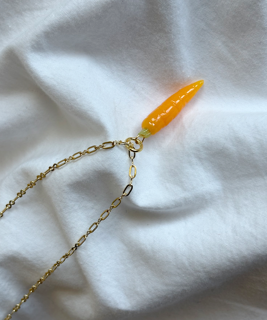 carrotnecklace2.png