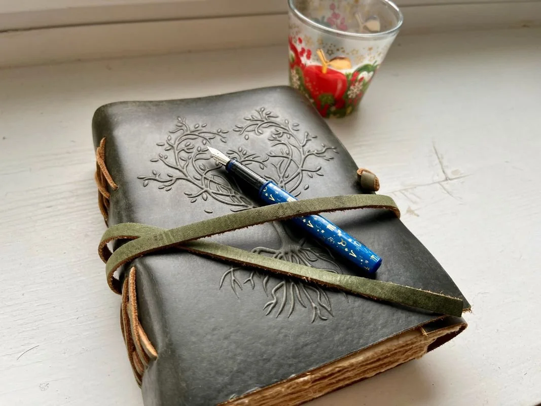 journal intime en cuir d'Elia-Rosa