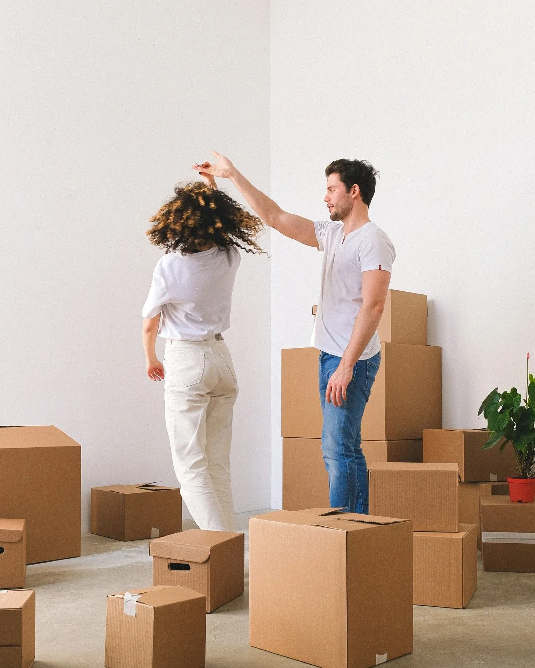 That new home feeling.⁠
⁠
The team at @reliance_realestate know how important it is to find the right place and are here to help you every step of the way. Find them along the BLVD at shop 6, 218&ndash;222, Caroline Springs.