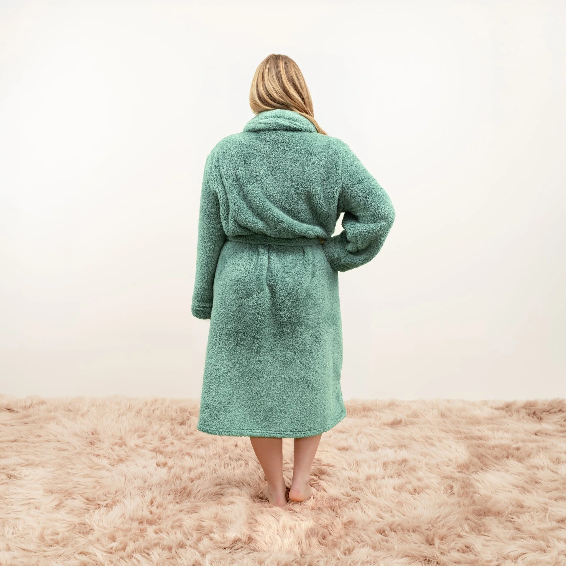 SKINFWD_DressingGown_FA-08260889.jpg