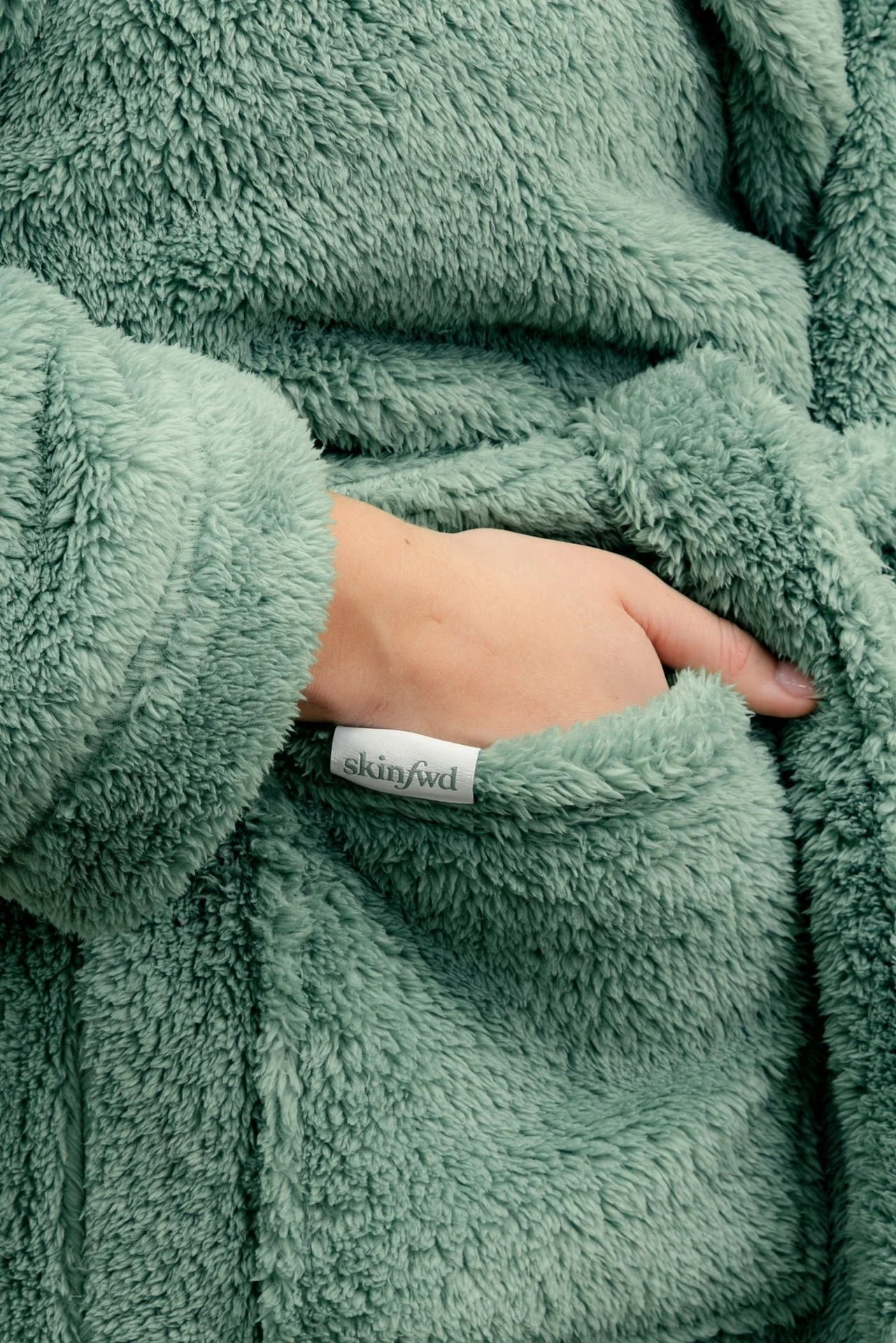 SKINFWD_DressingGown_FA-08260944.jpg
