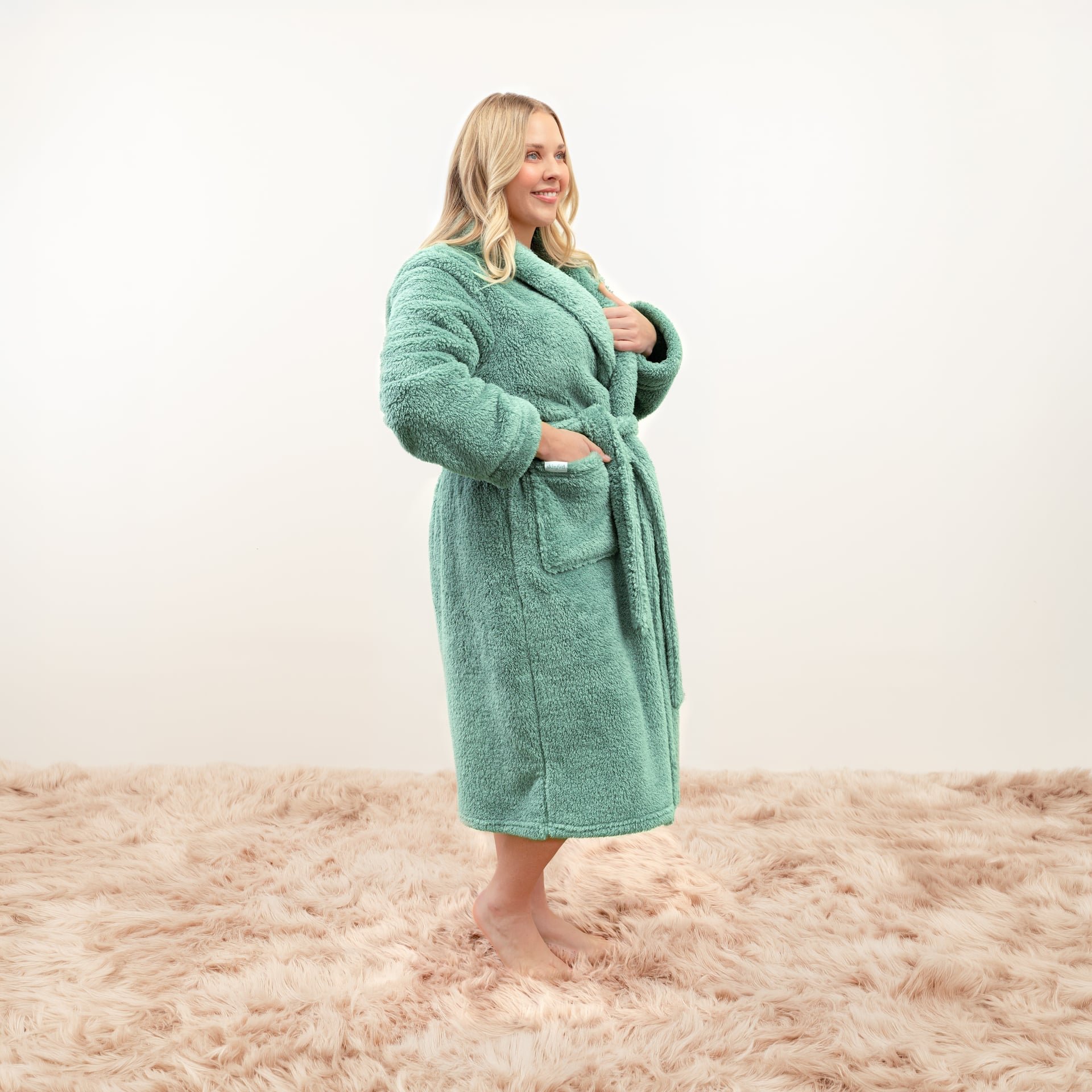 SKINFWD_DressingGown_FA-08260941.jpg