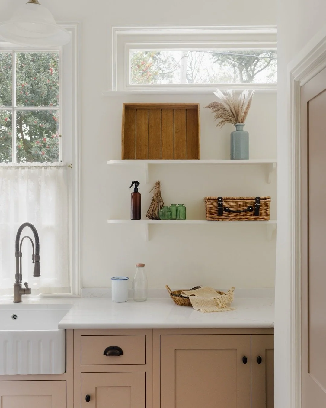 From shabby to chic.

Swipe to see the before of the laundry room at Dorset House.

📸@anyarice

#projectnine #periodrennovation #restoration #heritage #utilityroom #laundryroom