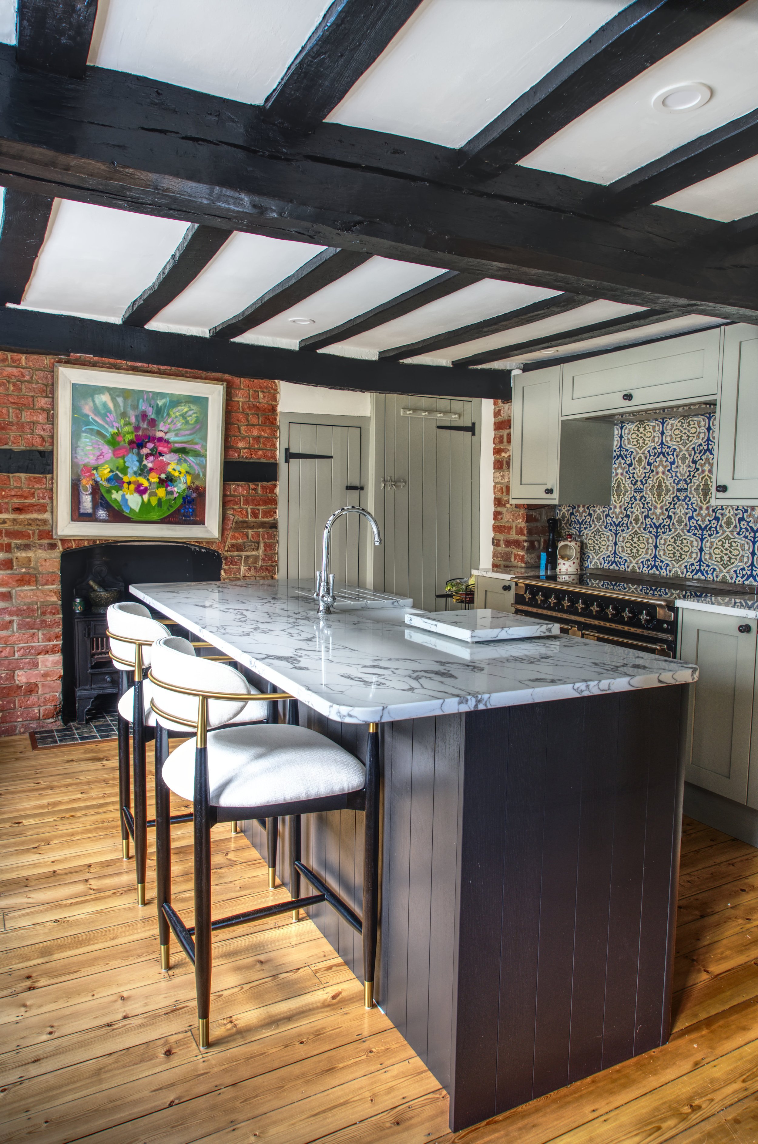 Project Nine - Mannintree 23 - Full Kitchen Vertical.jpg