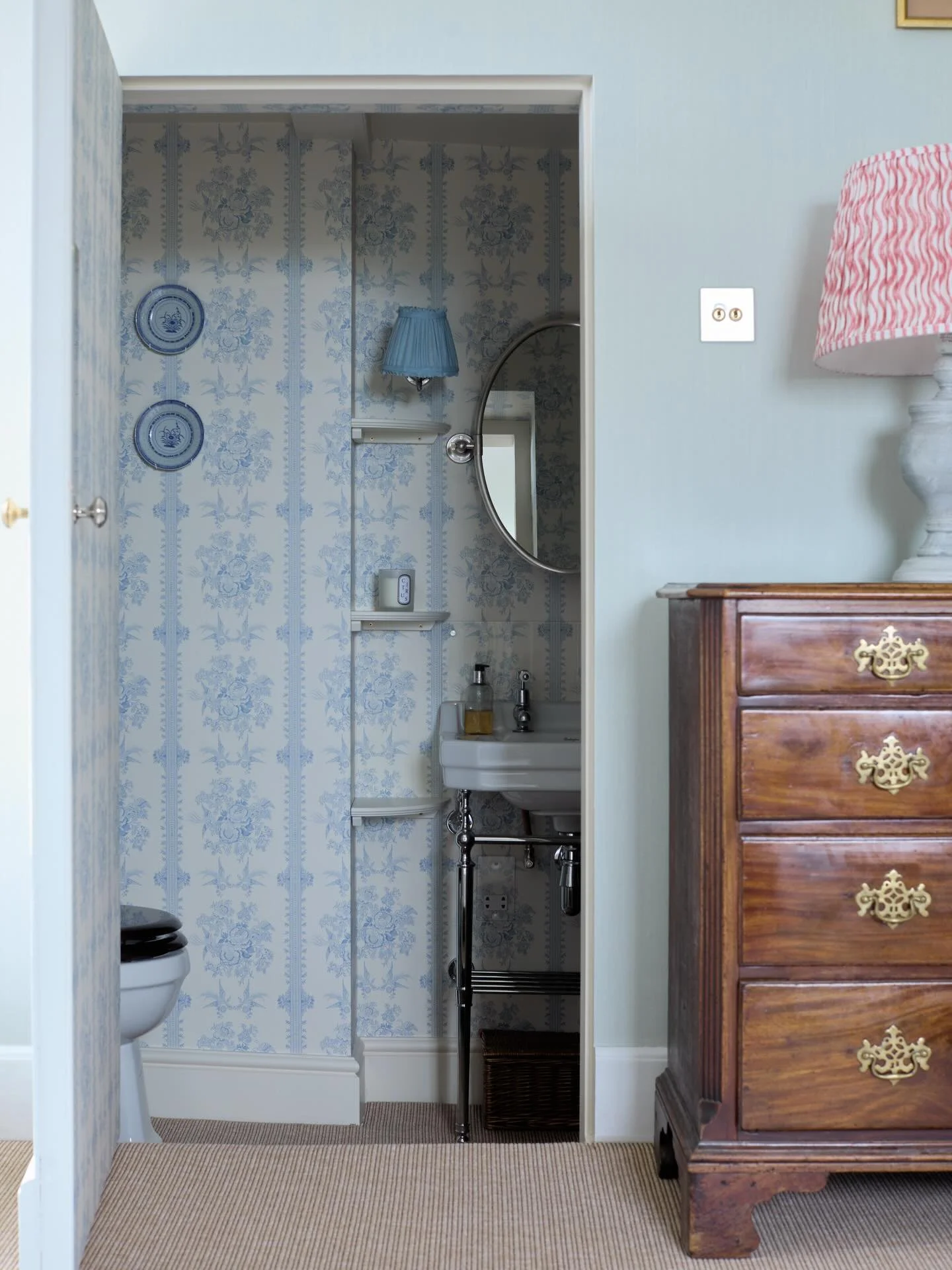 A little secret tucked within the master bedroom. Take a look through the images to see the full transformation. 

Hidden behind a discreet door this master en-suite was made possible through a clever reconfiguration of the neighbouring guest room - 