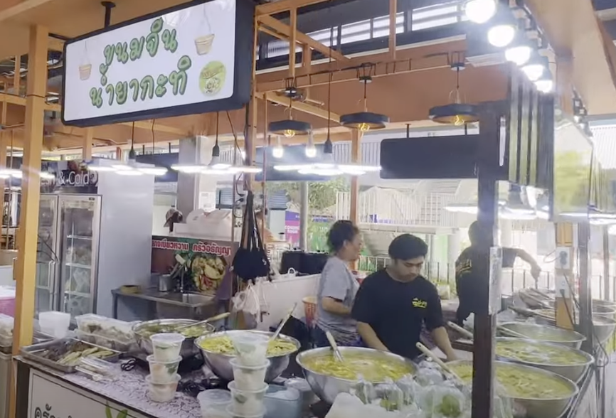 Once of the best northern Thai Dish Khanom jeen ขนมจีน