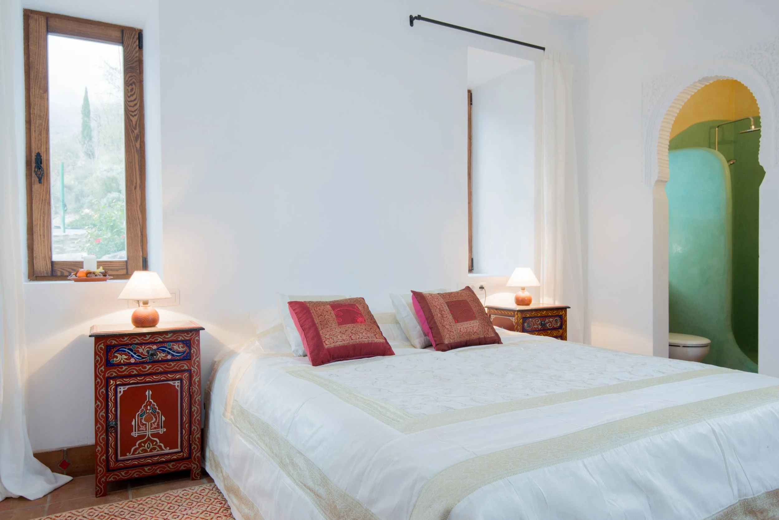 Guest Room Alma(2).jpg