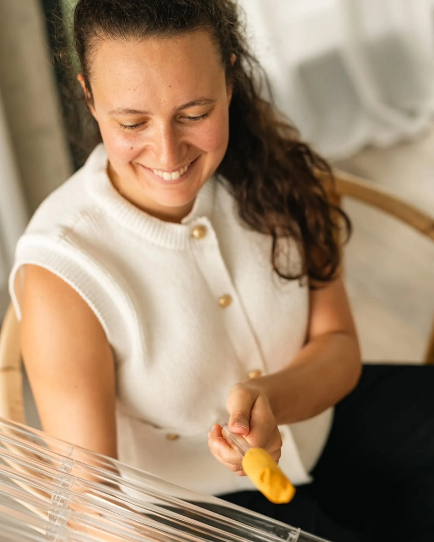 Estamos en ese punto delicado entre el Solsticio de Invierno y el inicio de la primavera.

Energ&eacute;ticamente, algo empieza a moverse.
La luz regresa poco a poco,
la energ&iacute;a despierta suavemente,
y aunque todav&iacute;a es invierno, el cue