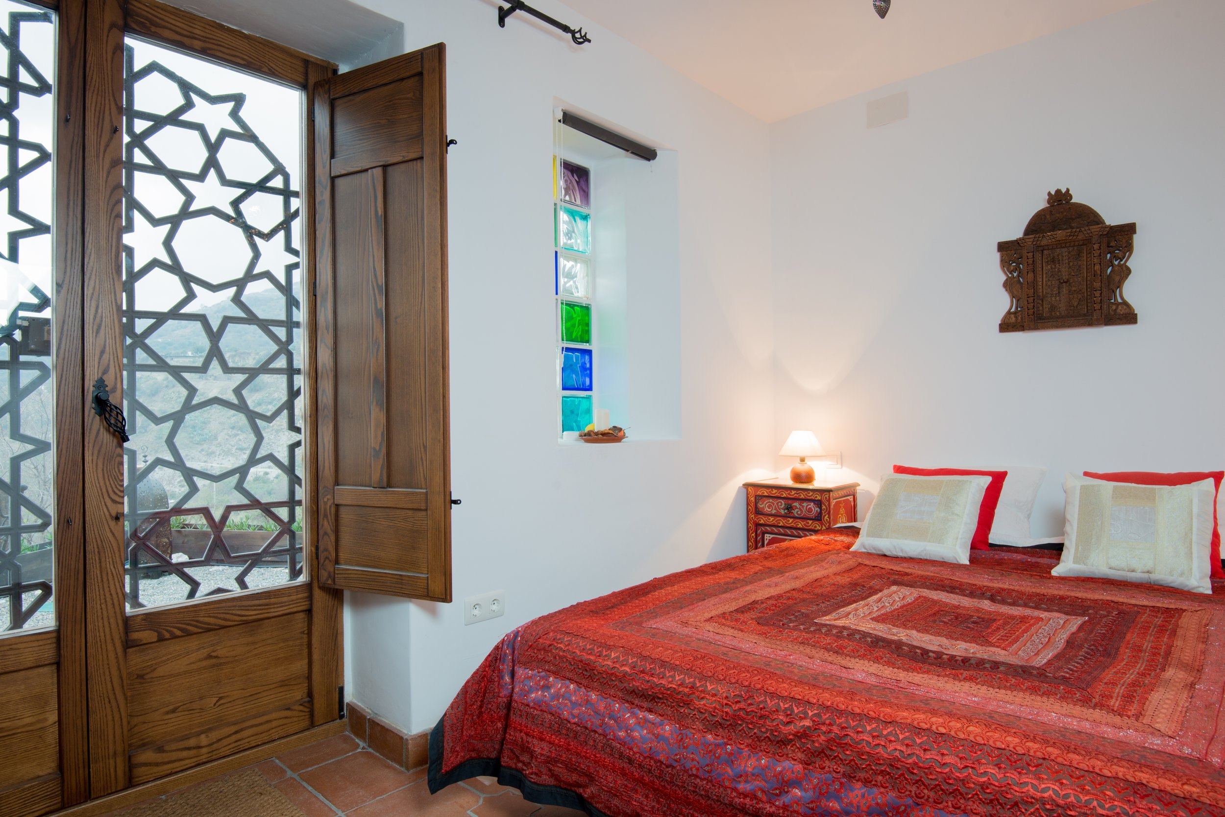 Spain retreats for yoga, sound healing and adventures. Granada, Mallorca, delicious food and beach.