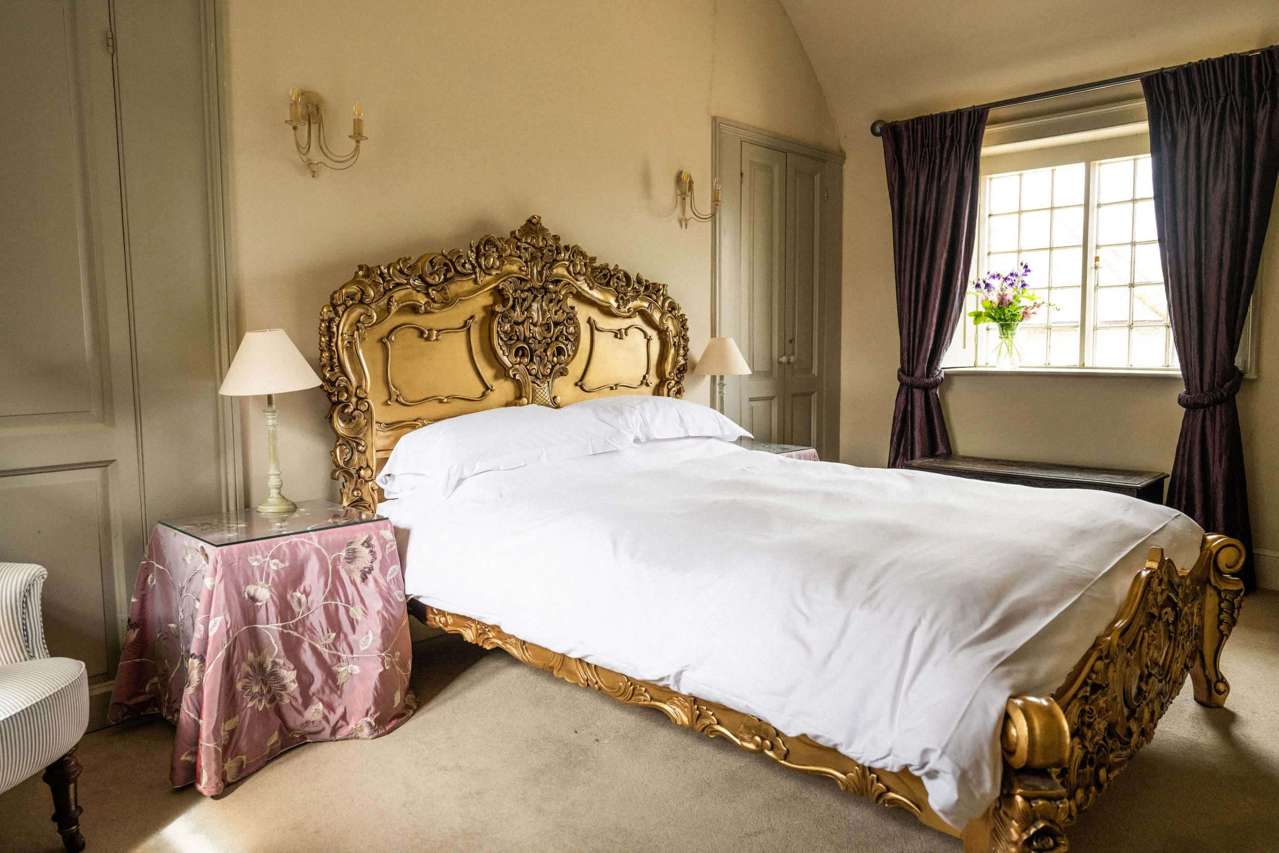 Join our yearly Sunkiss Yoga retreats in Spain. Filled withg soulful experiences, feel-good yoga, relaxing sound baths and nourishing food. Relax, recharge and remind yourself how it feels to be alive.