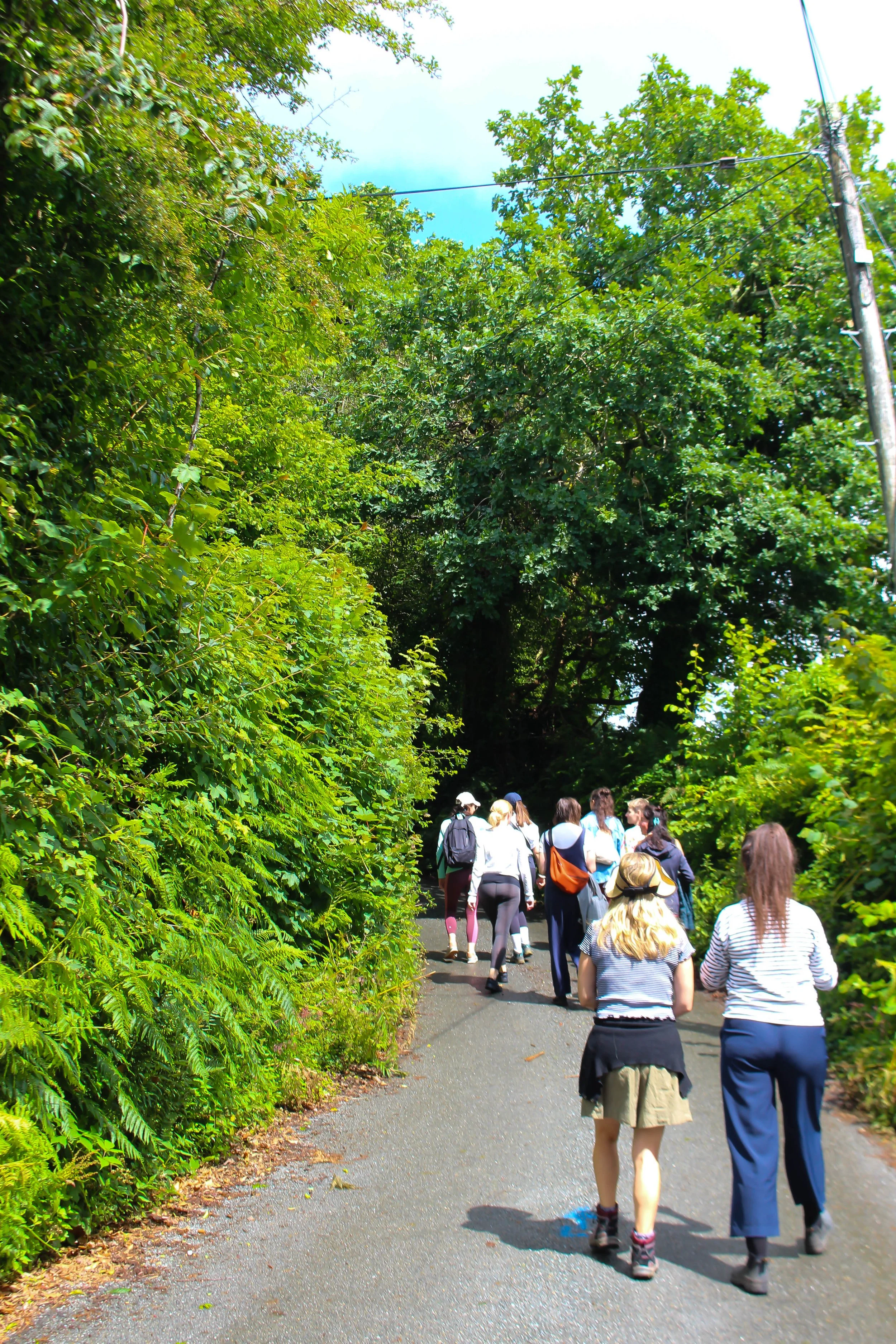 Join our yearly Sunkiss Yoga retreats in Spain. Filled withg soulful experiences, feel-good yoga, relaxing sound baths and nourishing food. Relax, recharge and remind yourself how it feels to be alive.