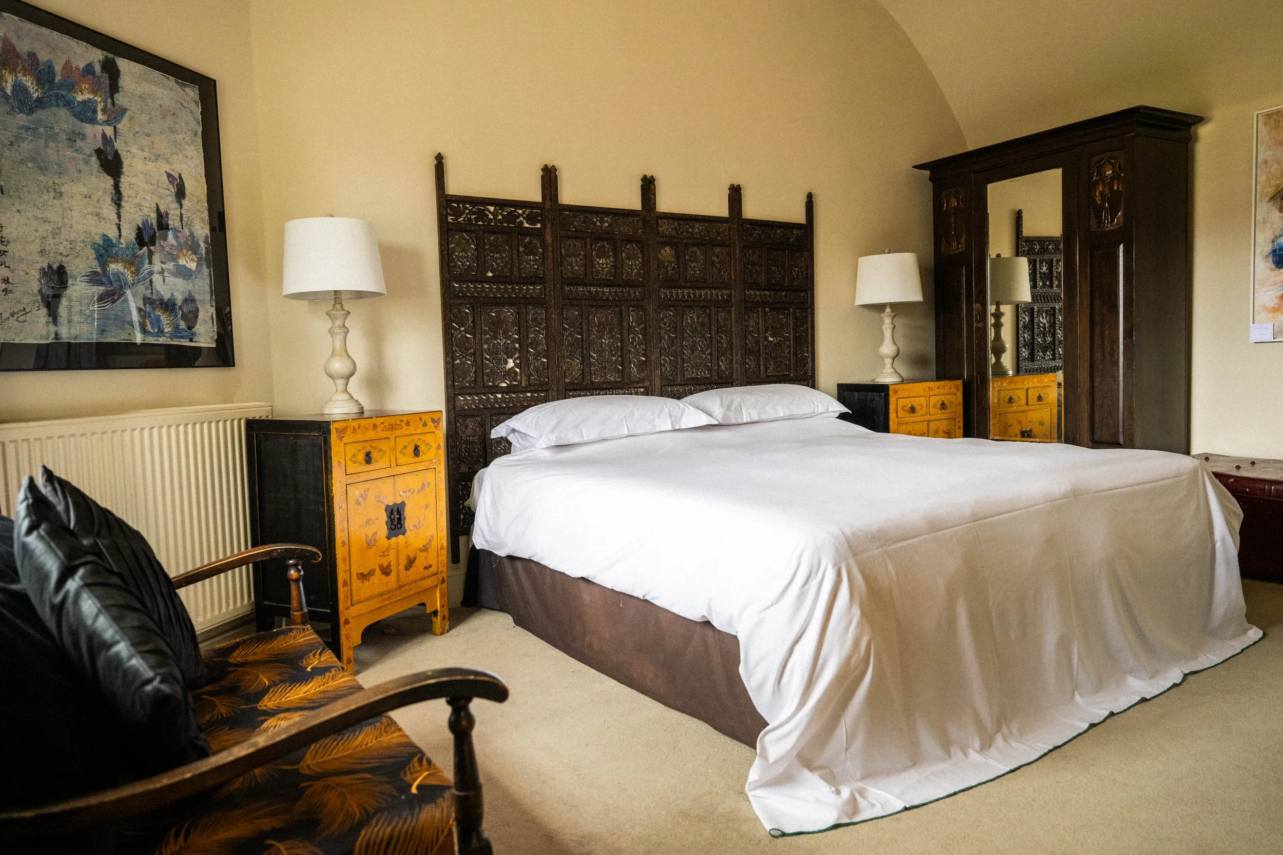 Join our yearly Sunkiss Yoga retreats in Spain. Filled withg soulful experiences, feel-good yoga, relaxing sound baths and nourishing food. Relax, recharge and remind yourself how it feels to be alive.