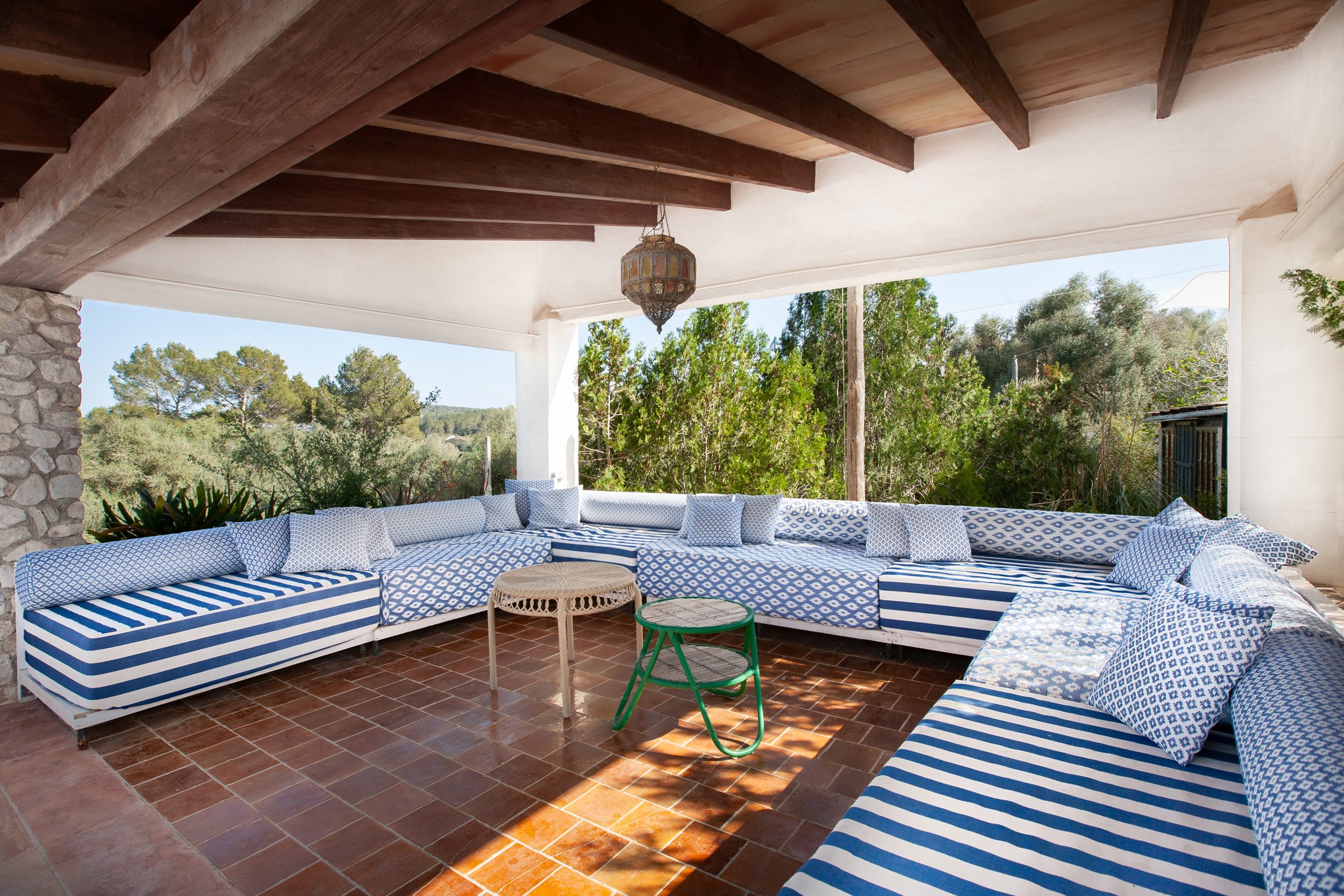 Reconnect at a Spanish Yoga Retreat where wellness meets tradition. Enjoy yoga and meditation in Spain, sound baths, Mediterranean meals, and deep relaxation. Sunkiss offers Yoga Retreats in Spain and Sound Healing Retreats Spain for mindful, soulful