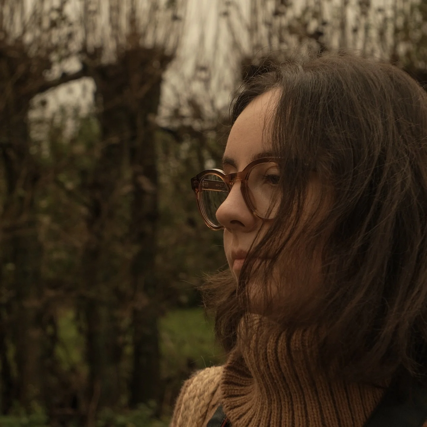 Hi, Welcome to my new photography focused account! @_leonorpeixoto 

My name is Leonor, an interior designer / photographer with a love for books and slow living. Join me as I head out into nature for weekly walks, explore the world, watch the season