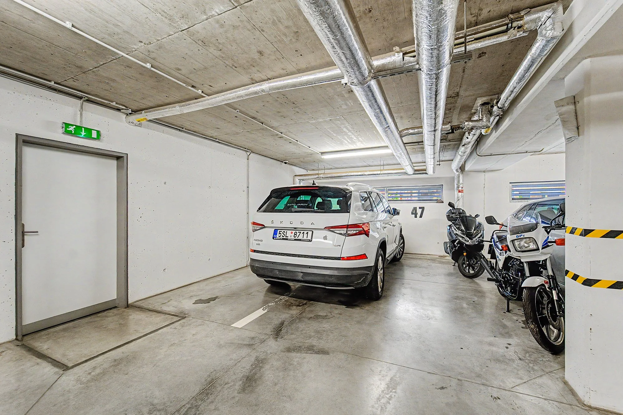 parking.jpg