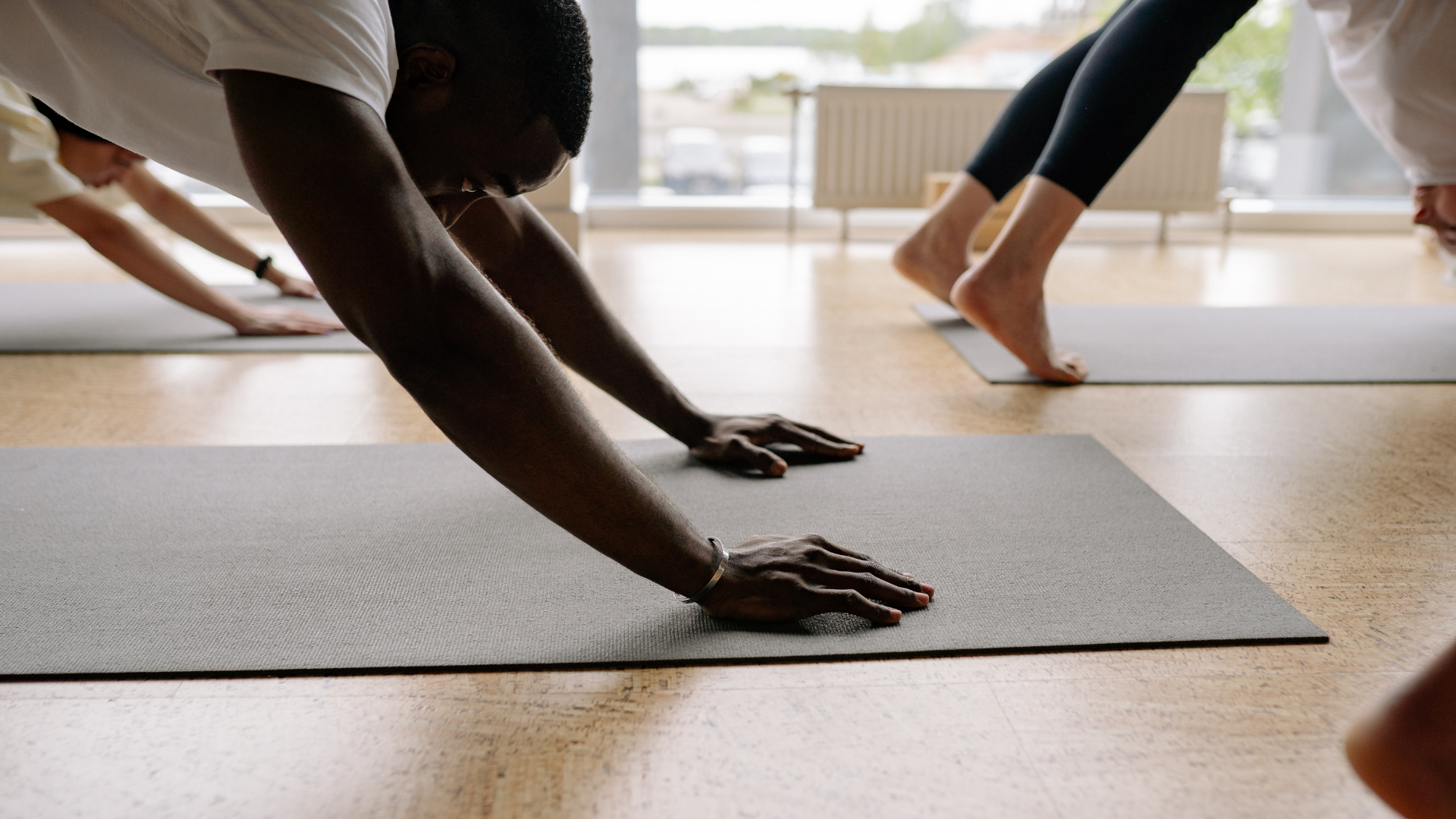 Pilates et position assise au bureau : prévenir les tensions - Ballet Studio 9