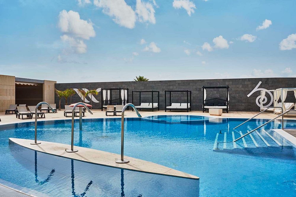 gym pool.jpg