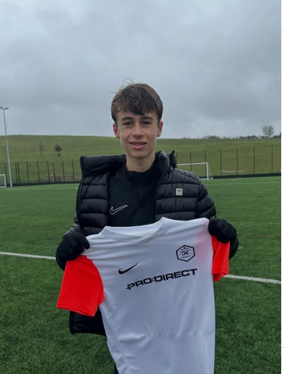 All the way from Brazil 🇧🇷

We had the pleasure of welcoming Davi and his family over to the United Kingdom this year — and of course, they had to come and experience the levels we have to offer. Hosting Brazilian ballers ⚽🔥

Davi settled straight