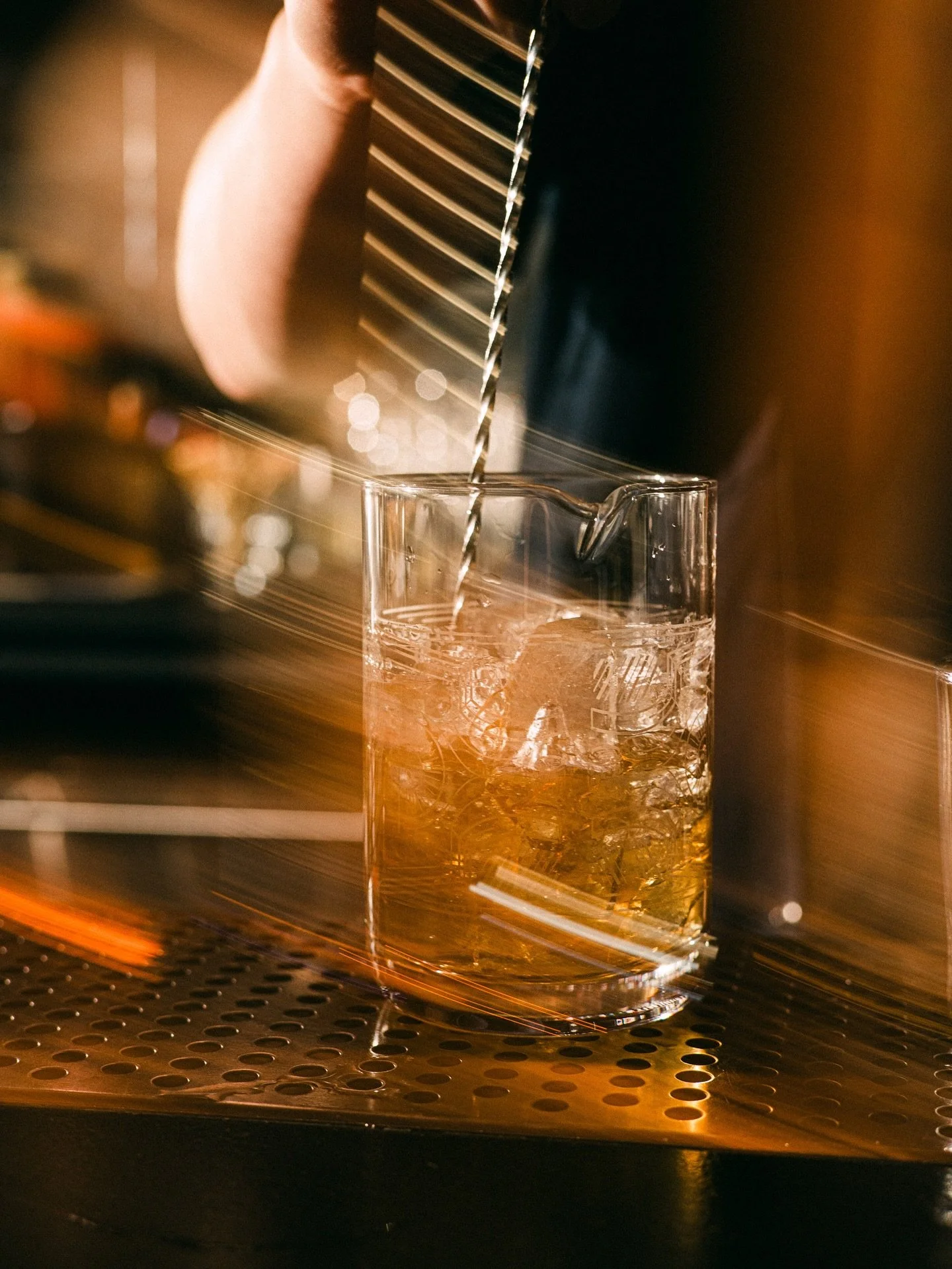 A little suspense from the bar&mdash;what drink do you think it is?

📷:&nbsp;@cmcintoshphoto

#meraibar&nbsp;#elevateddivebar&nbsp;#bostonbars&nbsp;#bostoneats&nbsp;#bostonfoodies&nbsp;#bostoncocktails&nbsp;#brooklinevillage
