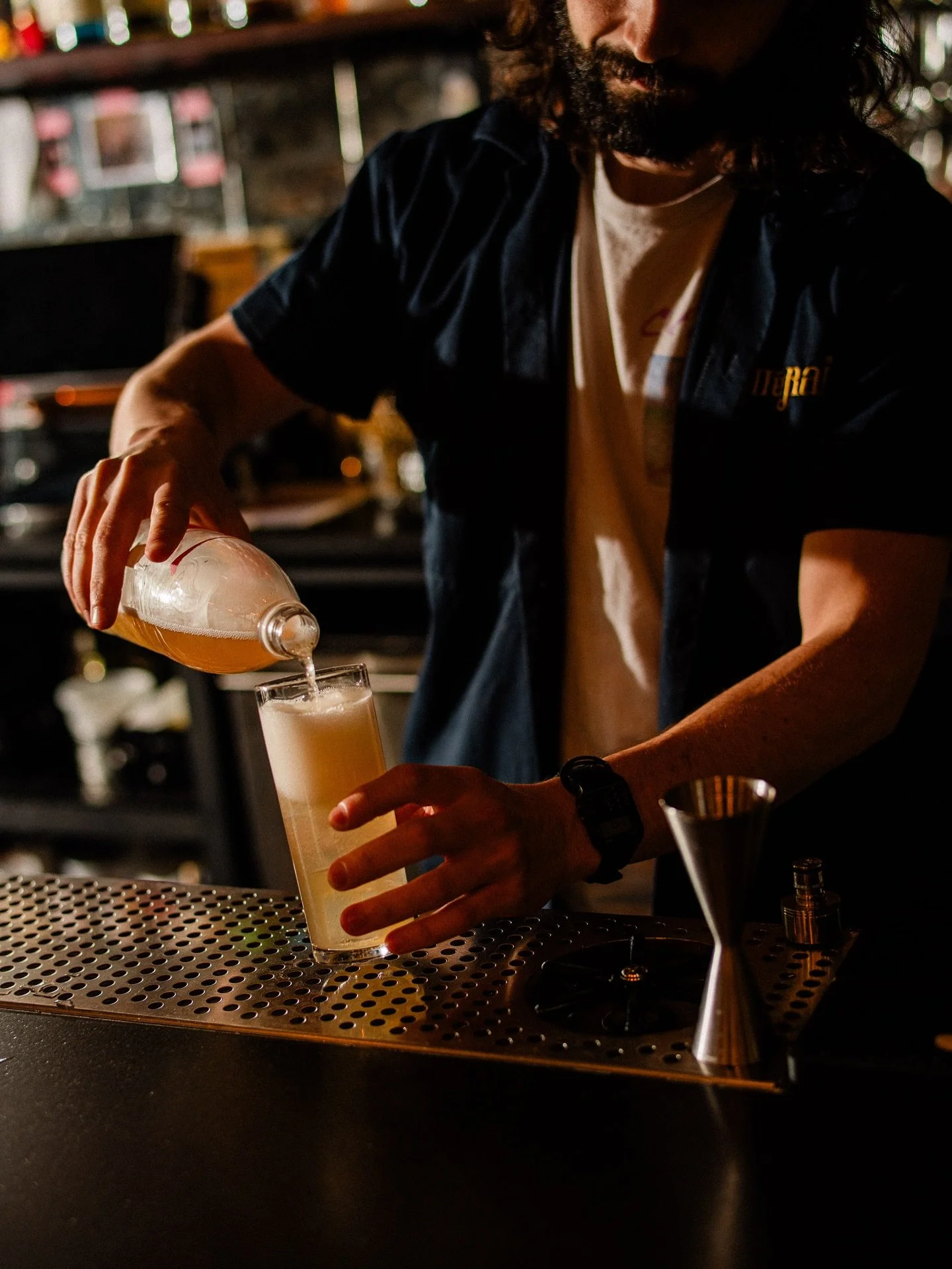 MELON in the making 🍈

Patron silver tequila / Cantaloupe / Galangal / Makrut lime / Co2

📷:&nbsp;@cmcintoshphoto

#meraibar&nbsp;#elevateddivebar&nbsp;#bostonbars&nbsp;#bostoneats&nbsp;#bostonfoodies&nbsp;#bostoncocktails&nbsp;#brooklinevillage
