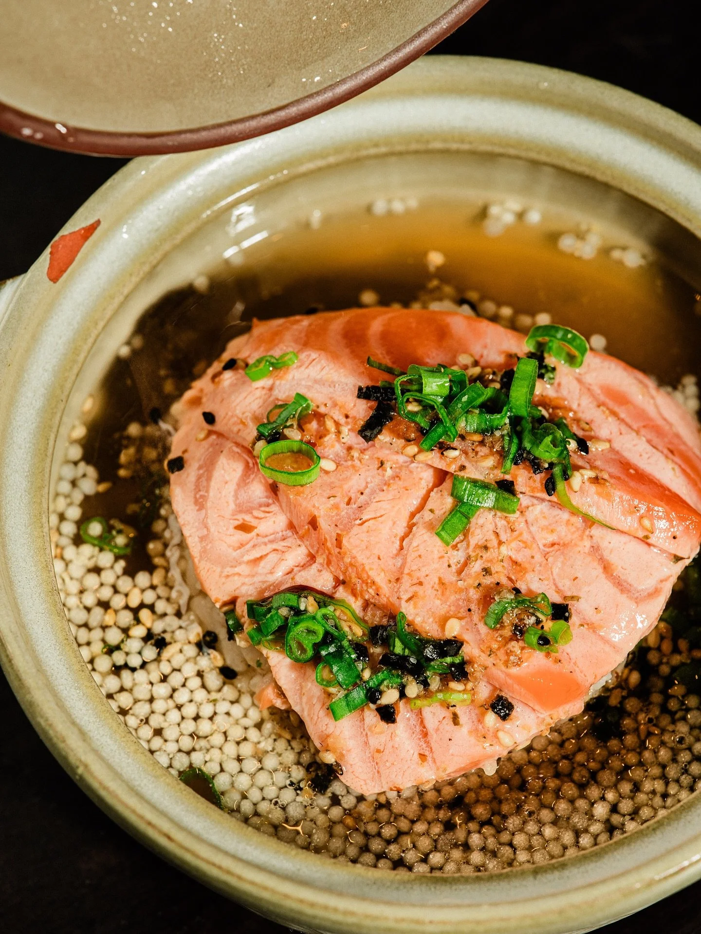 Another Japan x Thailand cross-cultural hit. Perfect for cozy winter days like this 🍲❄️

TOM KLONG CHAZUKE | Faroe Island salmon, Nanatsuboshi rice, Thai herbal fish broth, sesame, and seaweed come together in harmony.

📷:&nbsp;@cmcintoshphoto

#me