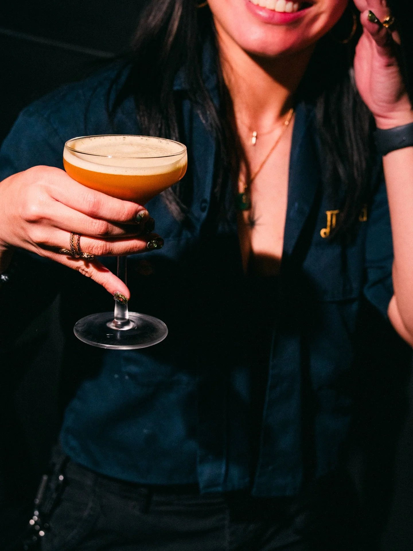 Your &ldquo;LUCKY SUNNY&rdquo; is ready ☀️

Vago mezcal / Turmeric / Honey / Mr. black coffee

📷:&nbsp;@cmcintoshphoto

#meraibar&nbsp;#elevateddivebar&nbsp;#bostonbars&nbsp;#bostoneats&nbsp;#bostonfoodies&nbsp;bostoncocktails&nbsp;brooklinevillage