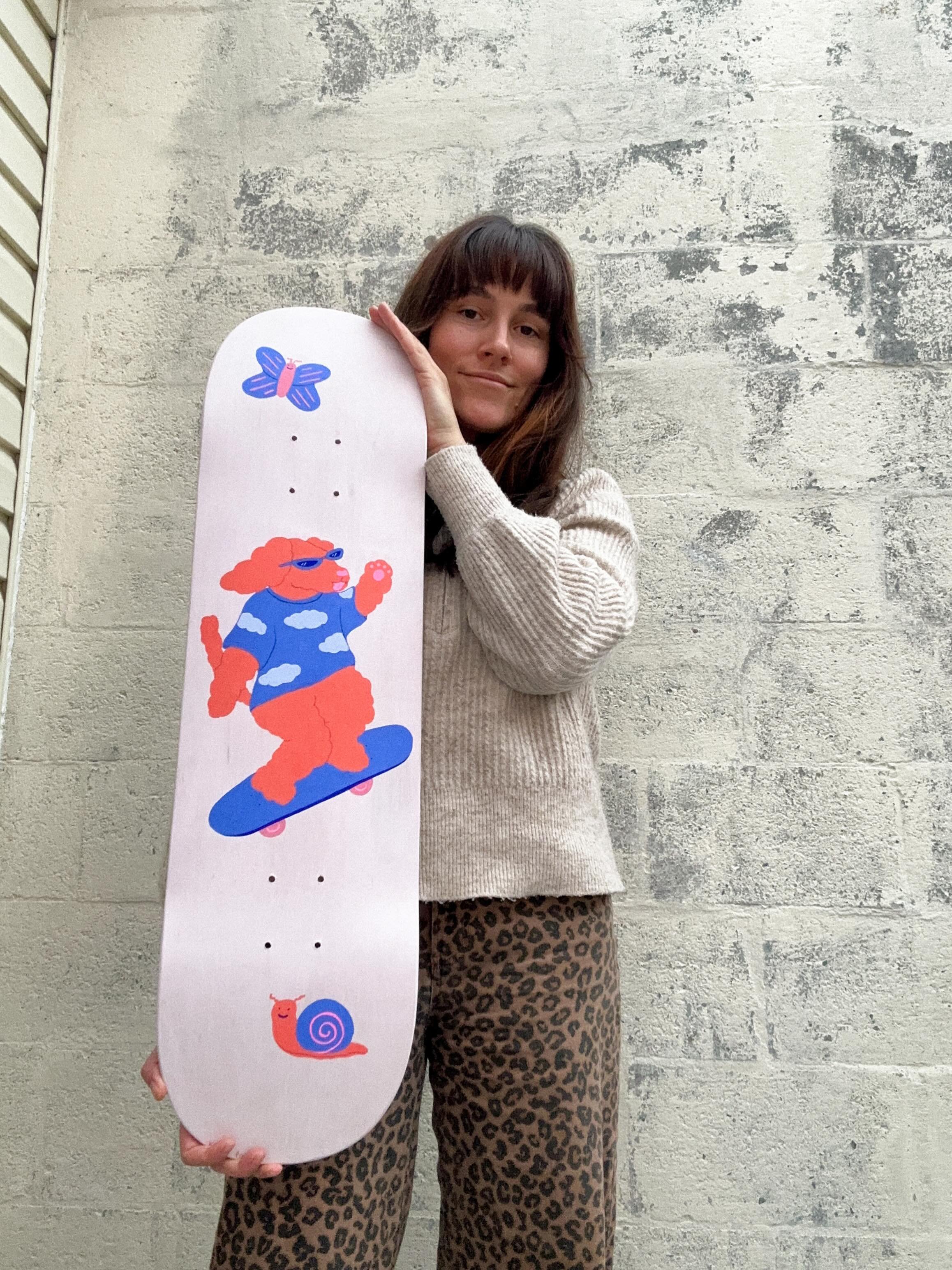 &laquo;&nbsp;Toutou va bien&nbsp;&raquo;
Acrylique, gouache-acrylique et crayons de couleur sur bois. 

🐌🛹🐩🦋🎨

Peinture sur planche de skate r&eacute;alis&eacute;e dans le cadre de l&rsquo;expo &laquo;&nbsp;Re Deck Art&nbsp;&raquo;. Merci &agrav