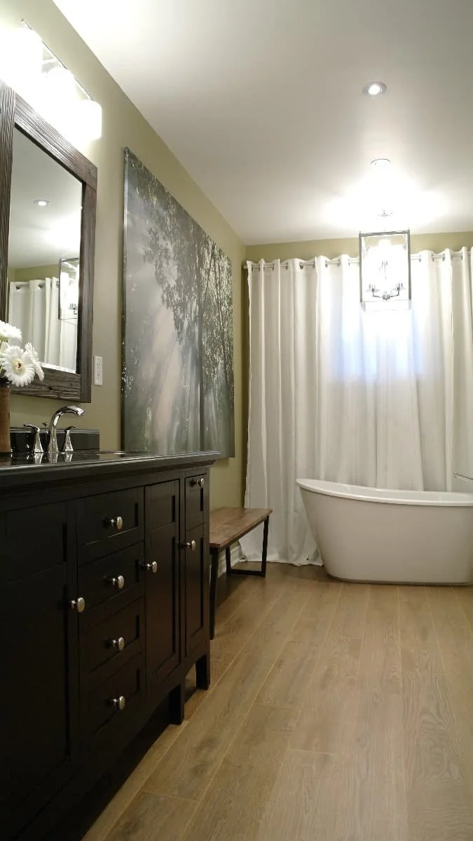 farmhouse bathroom.jpg