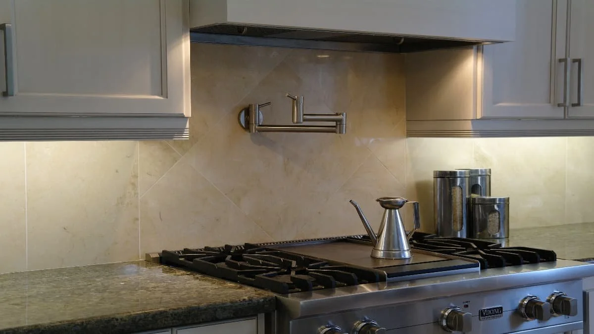 traditional kitchen.jpg