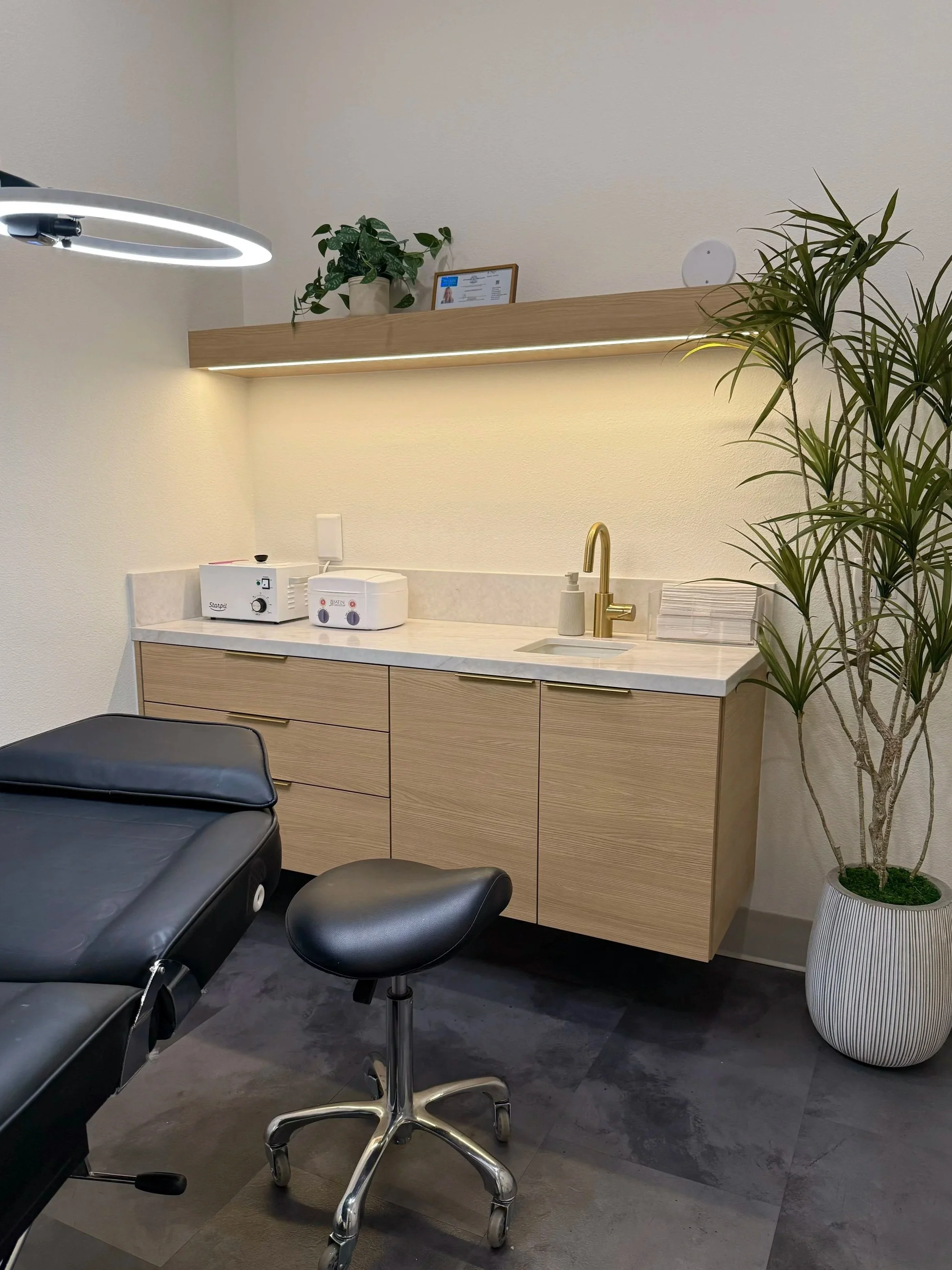 leg-waxing-las-vegas-willow.jpg