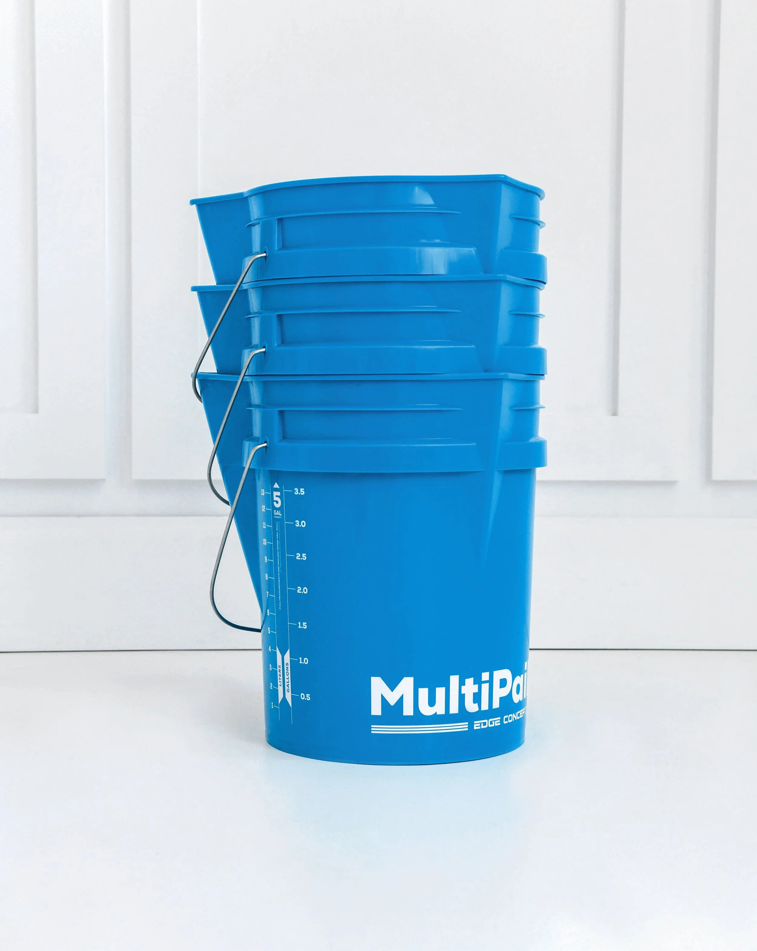 ART.MultiPail_ProductHero_Stack3AngleFR_EdgeConcepts_01(52)_RGB.jpg