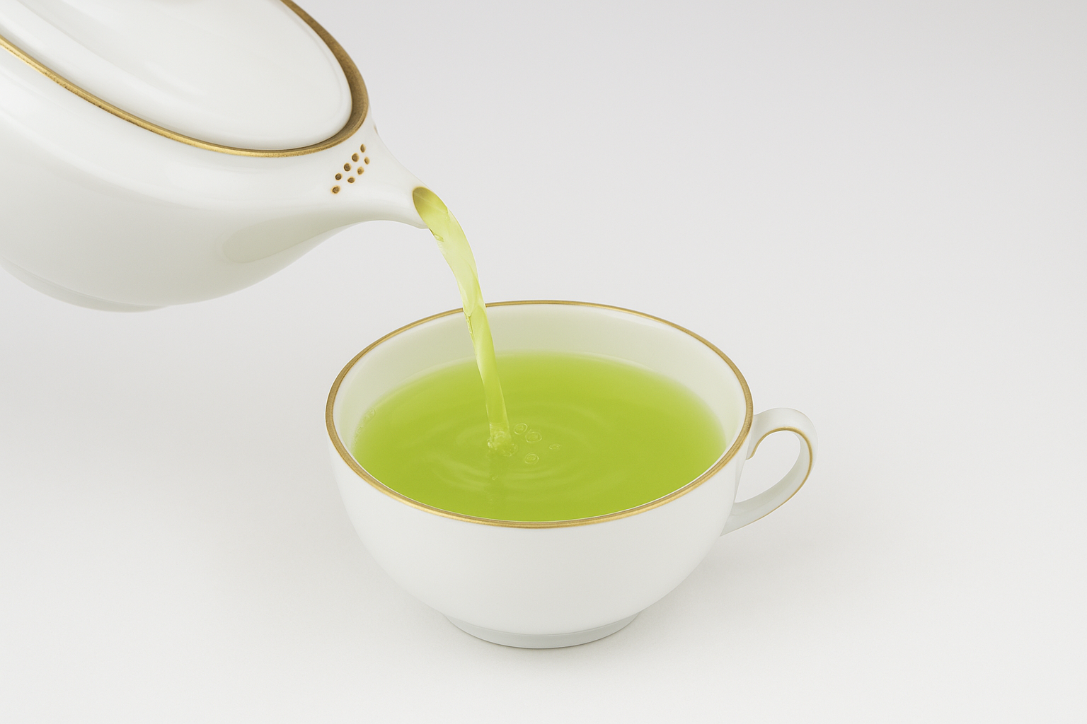 Sencha tea in a cup.png