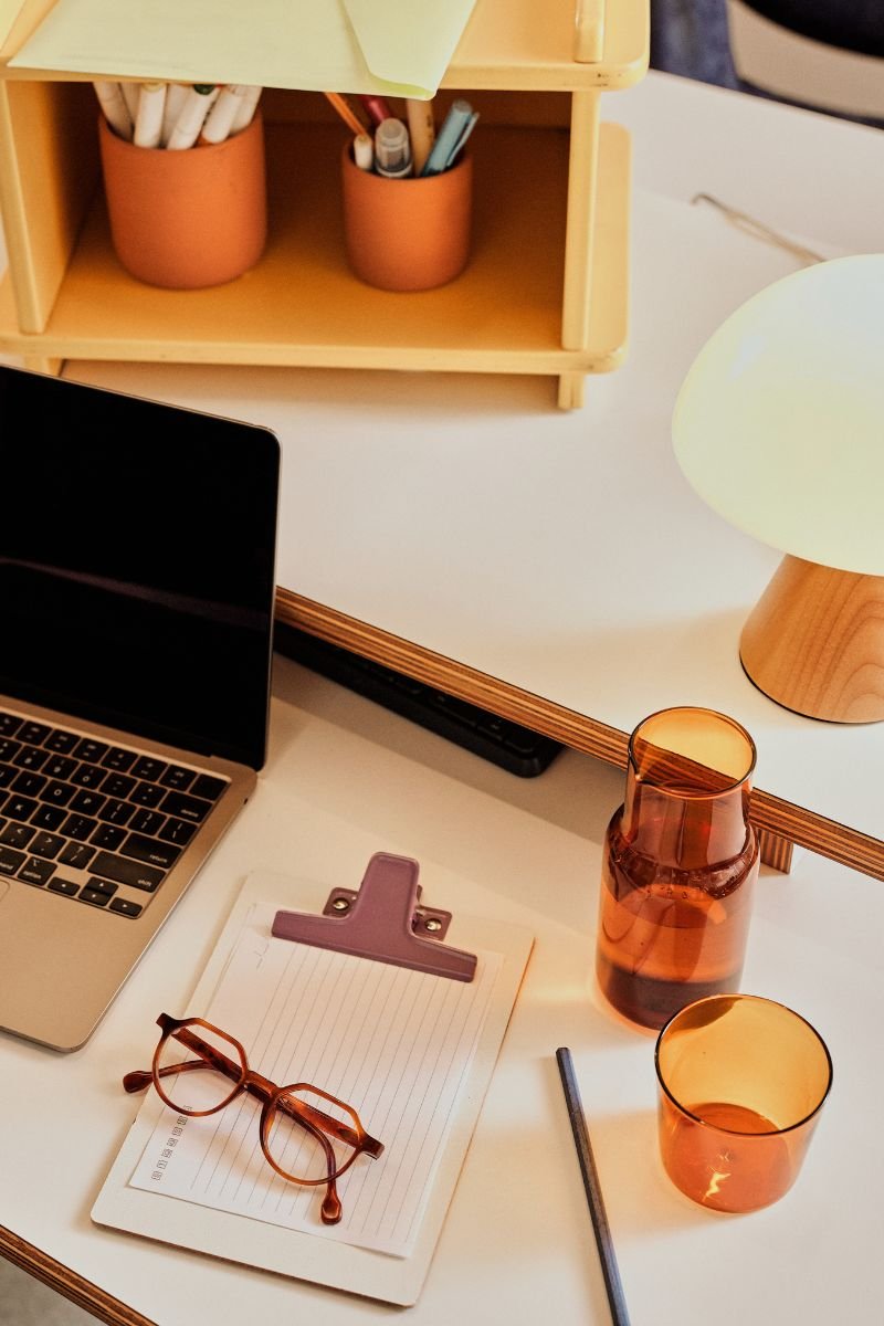 senior strategist agency contractor