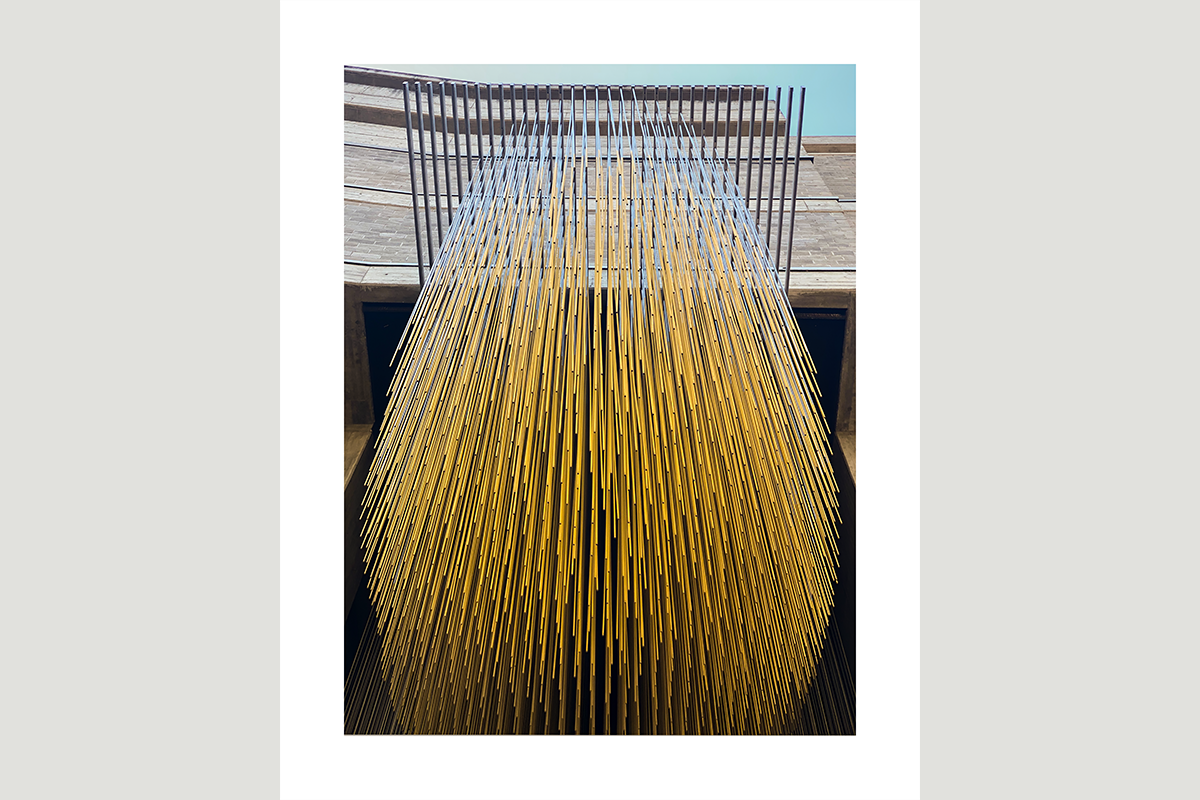 Golden Descent – Caracas
