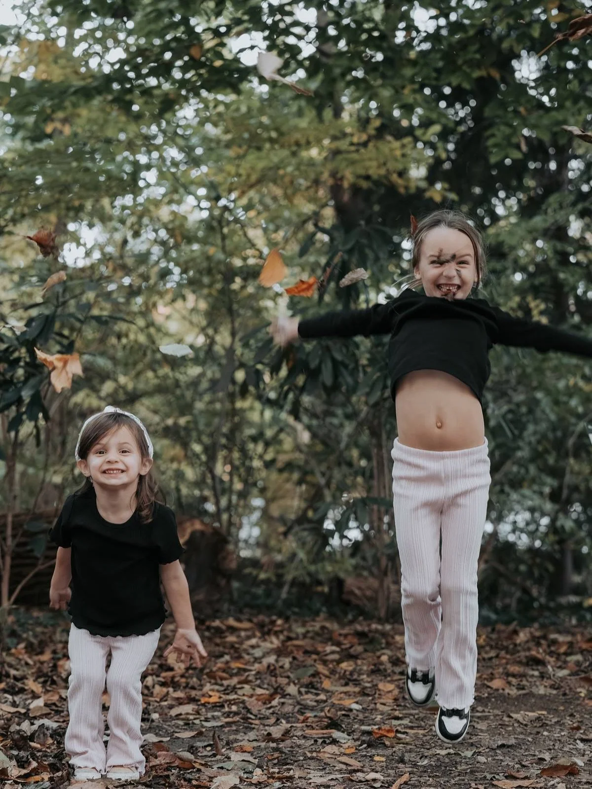 The response was nearly split down the middle - so I gave the family the set of photos in both edits! 😍

#fallfamilyphotos #phillyfamilyphotographer #phillyphotographer #delawarephotographer #fallminisessions #minisessionsphilly #phillyminis #fallfa